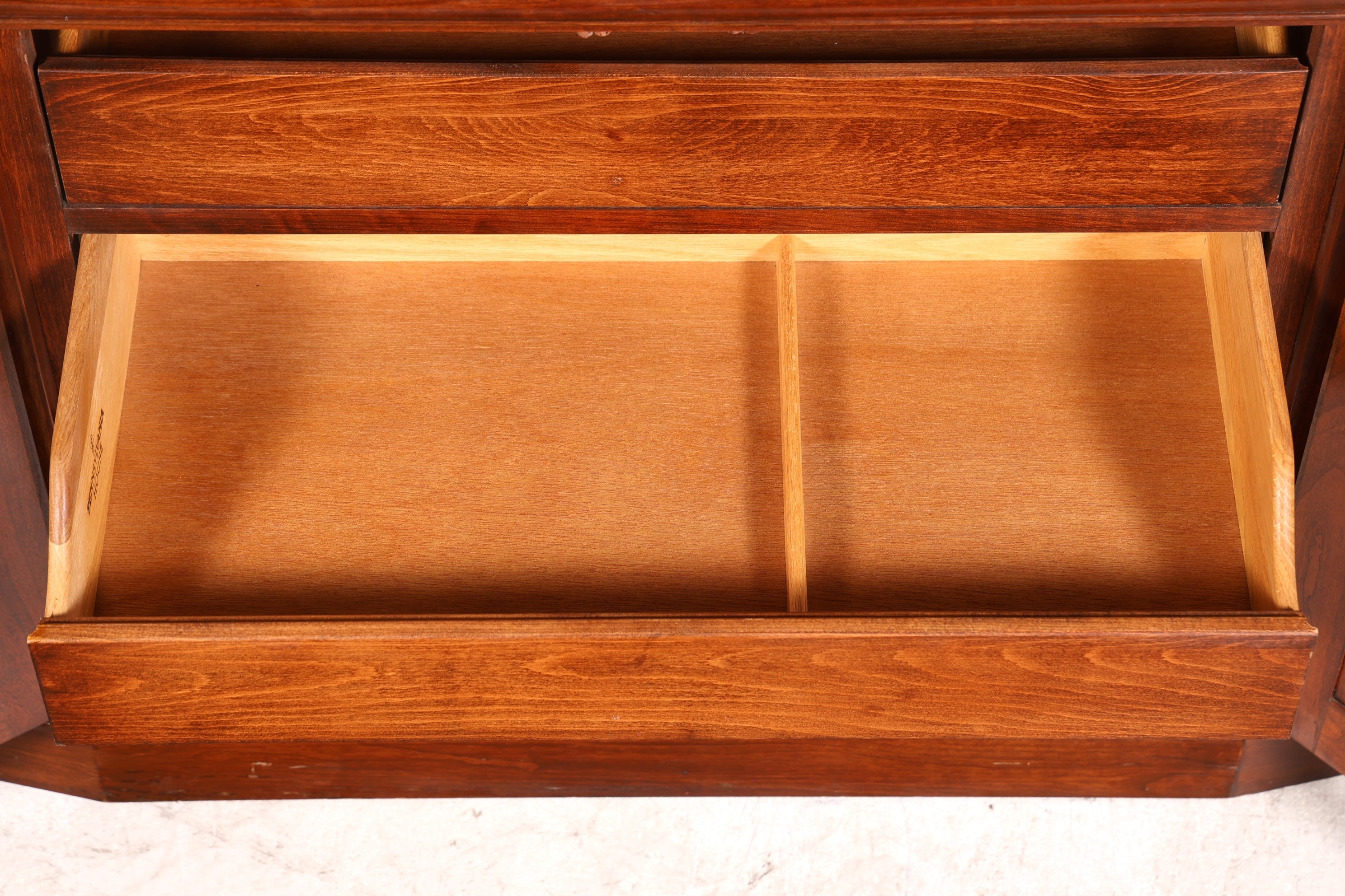 Stilvolle Original Pennsylvania House Vitrine Bücherschrank USA Schrank Buffet Schrank Regal