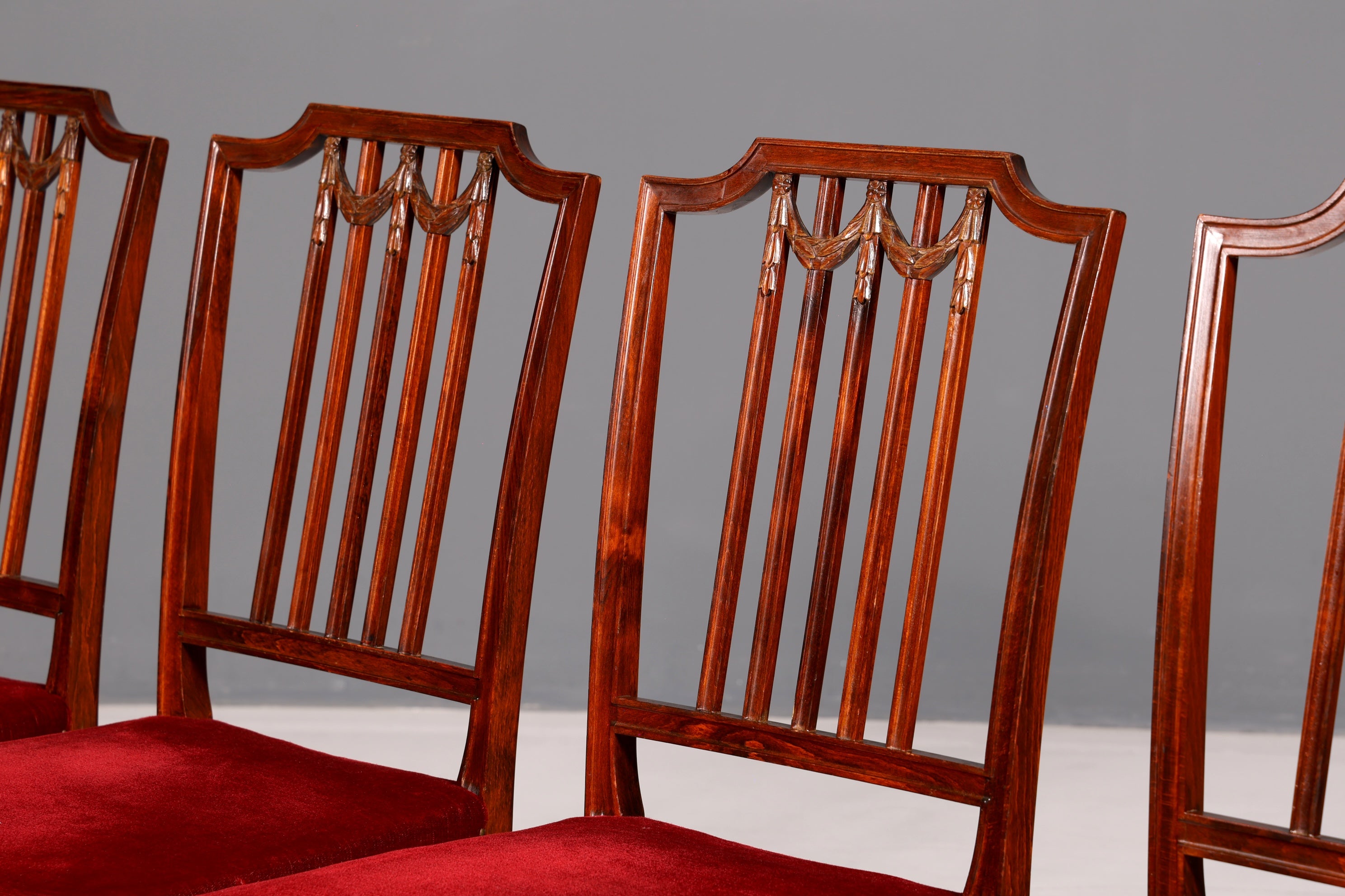 4x Traumhafte Stühle im Gustavianischen Stil Englisch Küchenstühle Esszimmer Stuhl Set