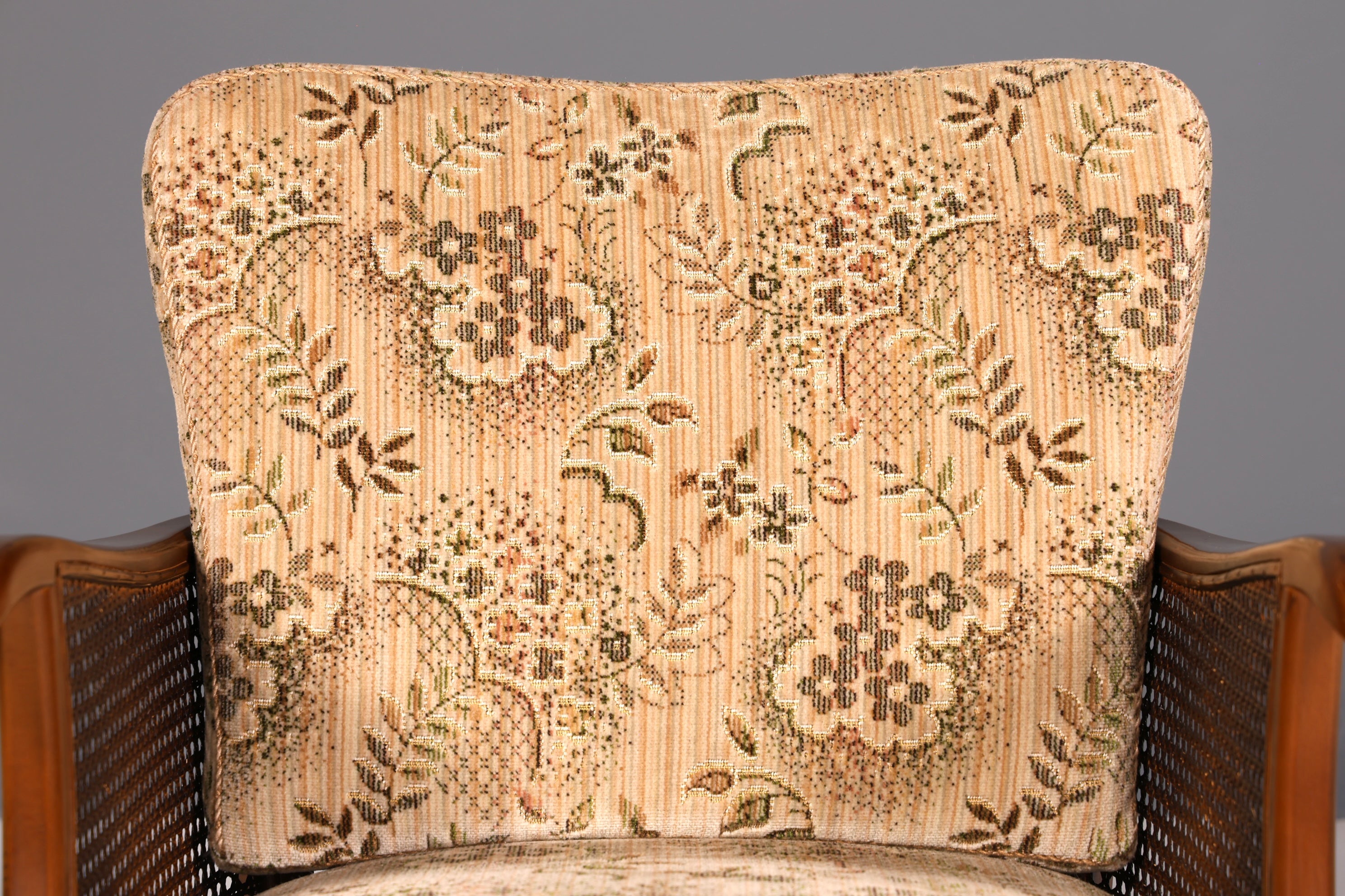 Stilvoller Chippendale Polstersessel Armlehnstuhl Antik Salon Wiener Geflecht Lesesessel Wohnzimmerstuhl