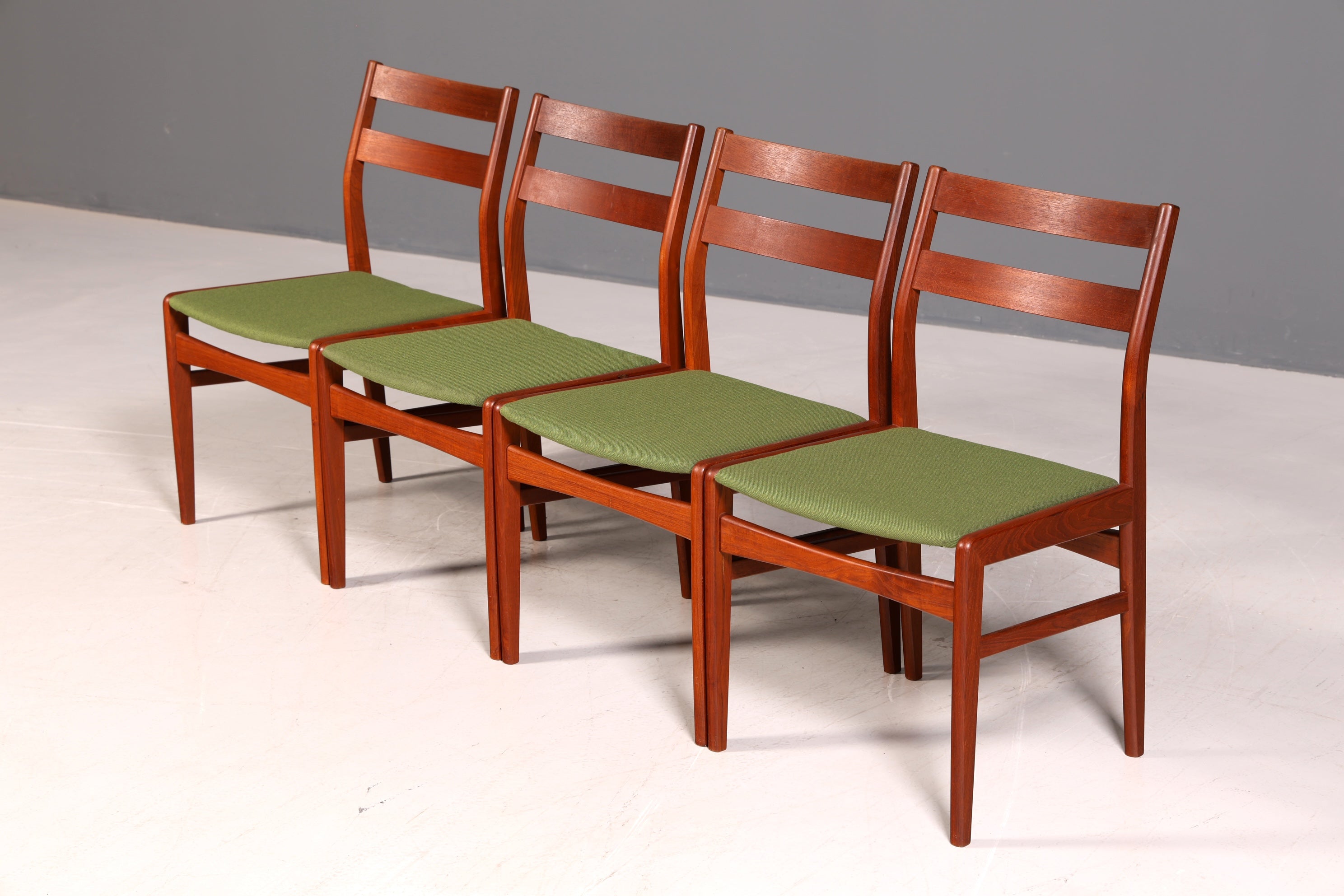4x Mid Century Teak Holz Stühle Made in Denmark Retro Stuhlset Danish Design Küchenstühle