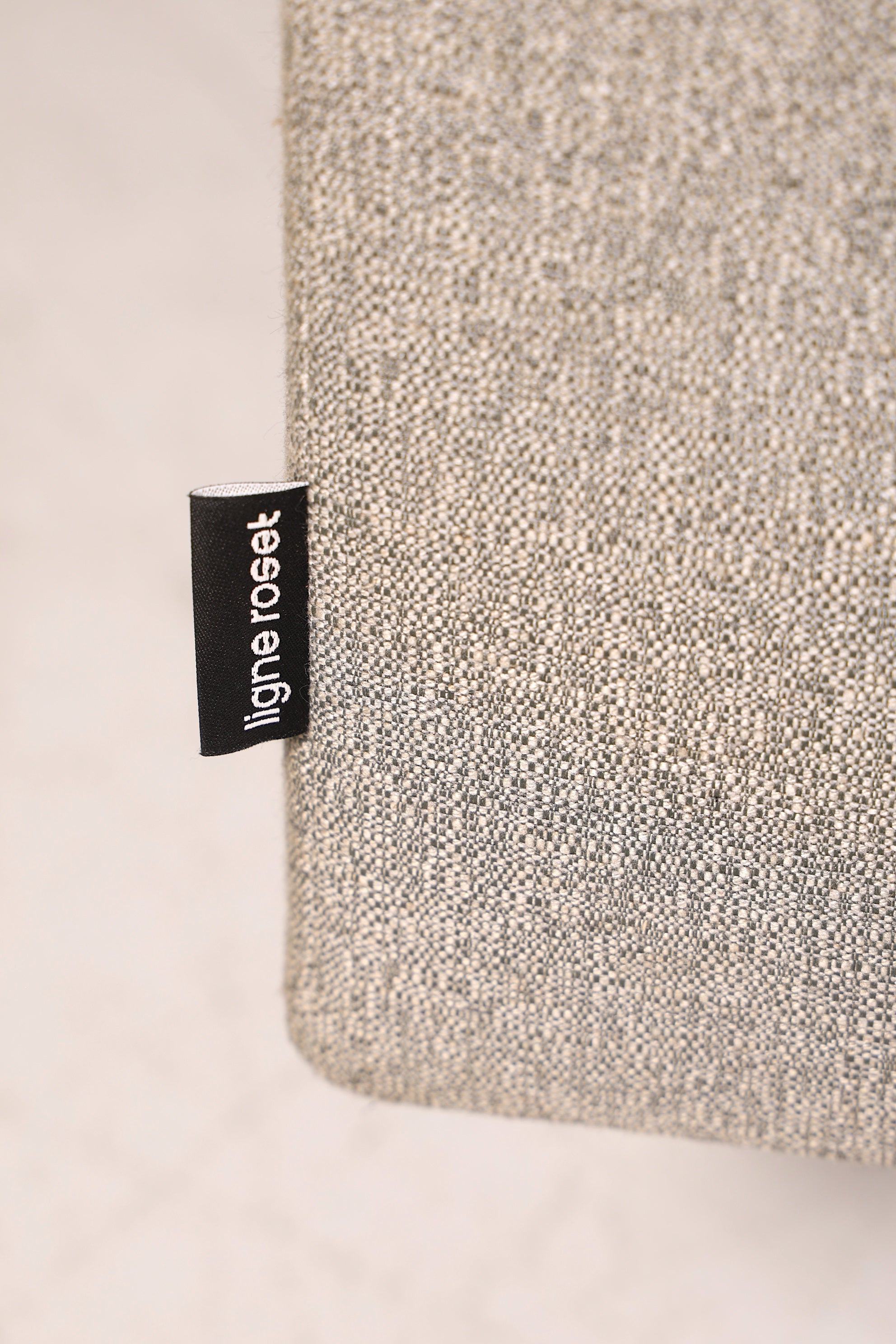 Wunderschönes Sofa der Marke Ligne Roset Grau Echtleder & Stoff Couch Designer Sofa Wohnzimmer