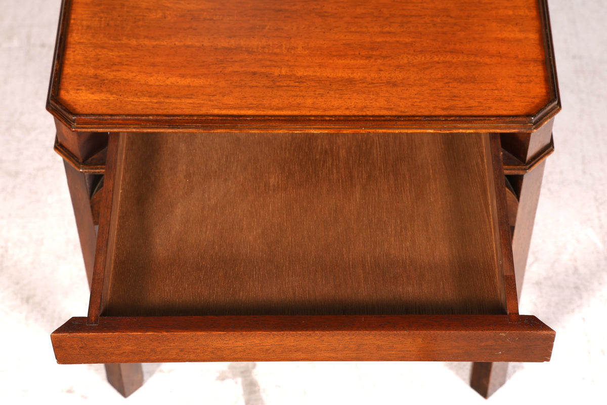 Edler Englischer Beistelltisch der Marke Bevan Funnell Mahagoni Side Table Ablagetisch Antik Vintage