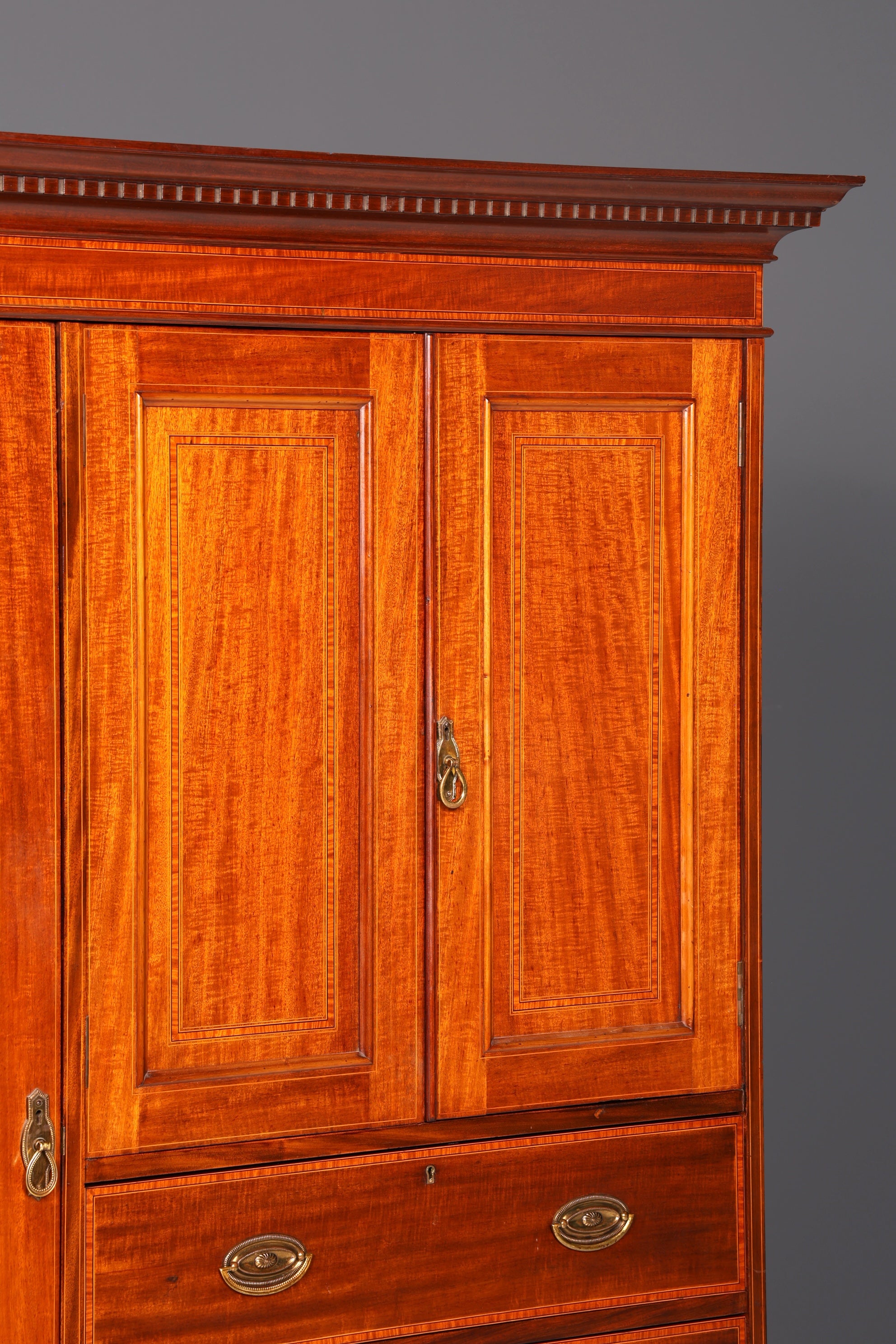 Beeindruckender Antiker Englischer Vitrine Kleiderschrank Wäscheschrank Dielenschrank Schrank Vintage