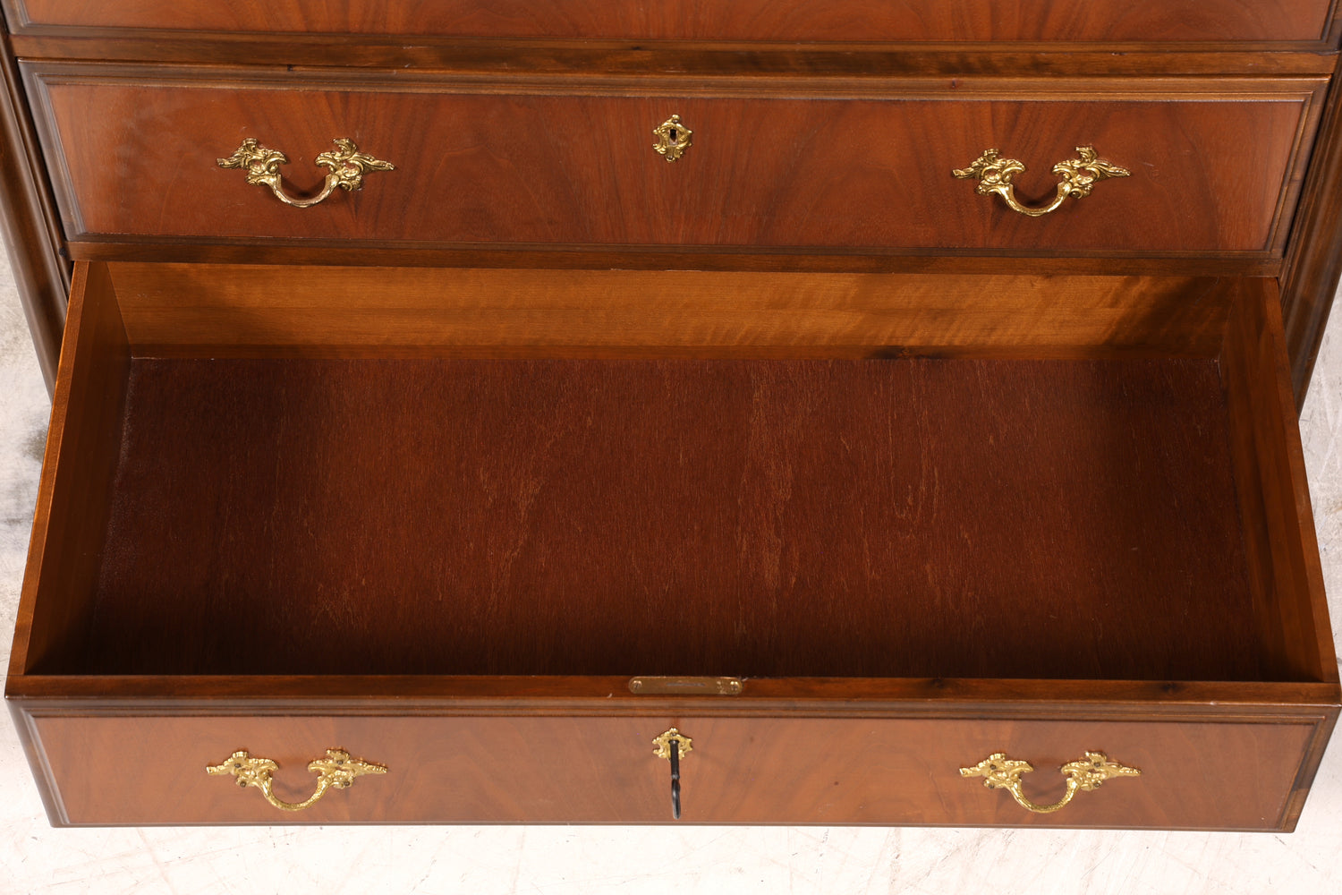 Stilvoller Sekretär im Englischen Stil Büro Vertiko Kommode Mahagoni Schreibkommode