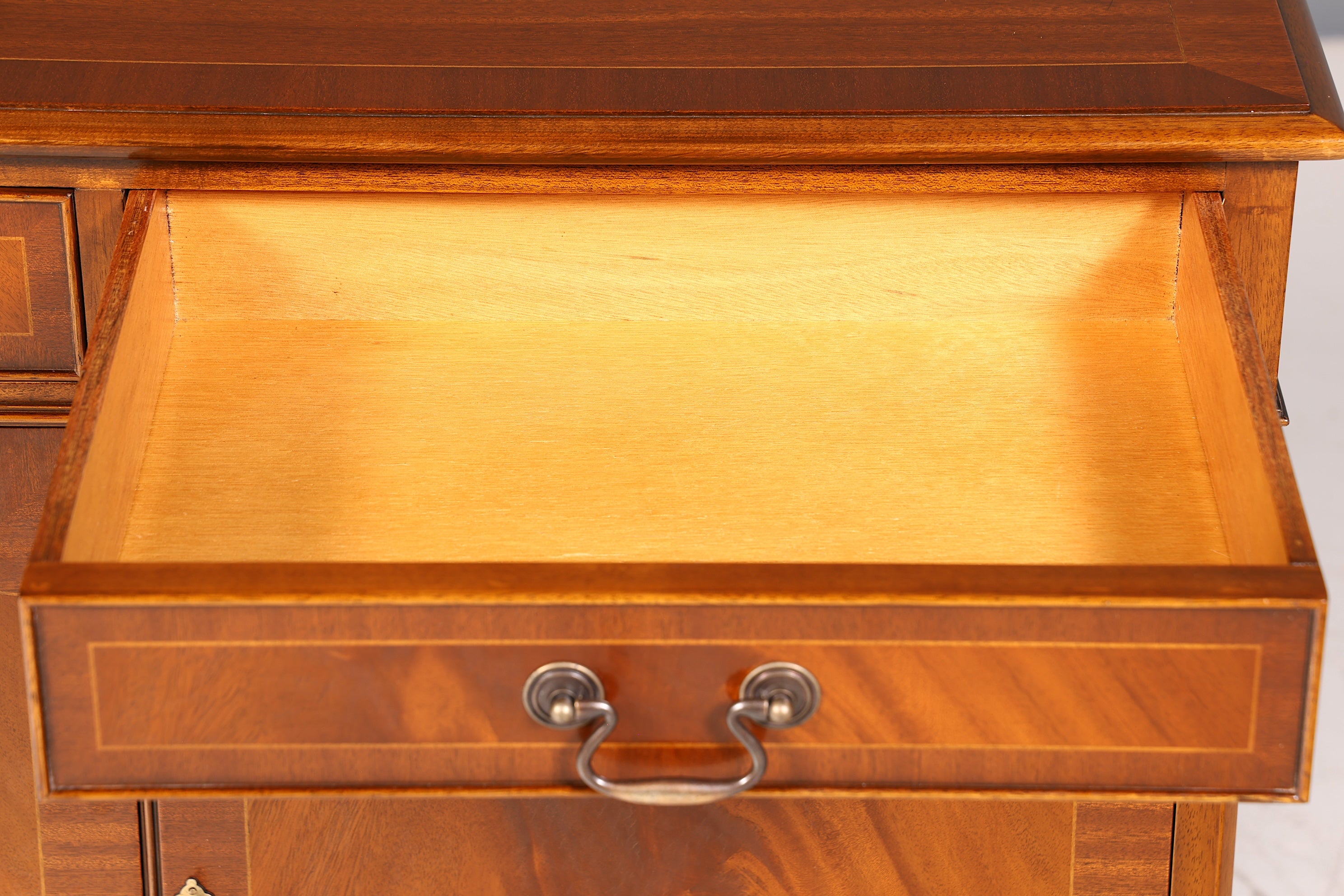 Wunderschöner Englischer Schrank Antik 60s Mahagoni Sideboard Kommode