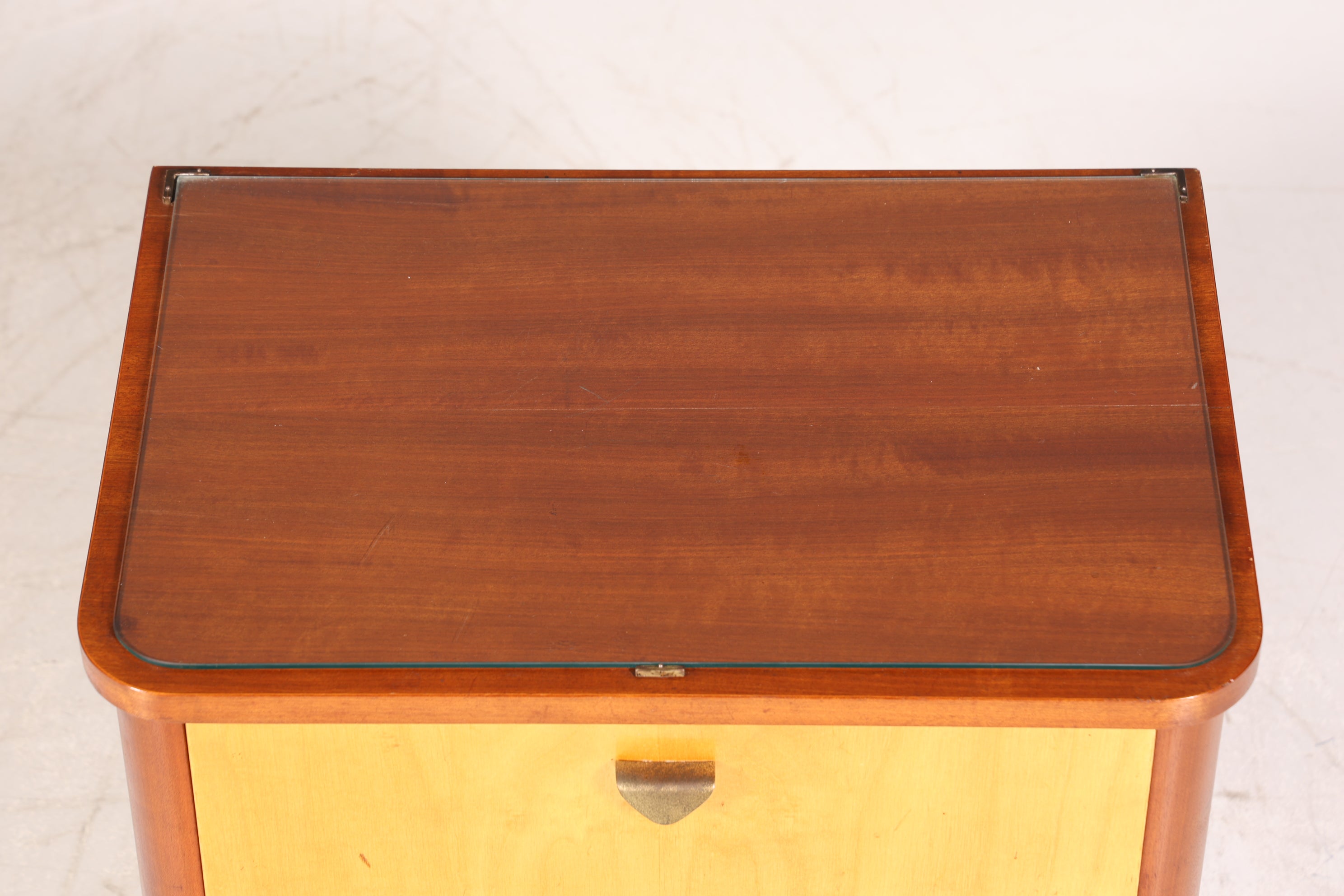 Wunderschöne Mid Century Kommode Vintage Klappschränkchen Retro Nachttisch 2 von 2