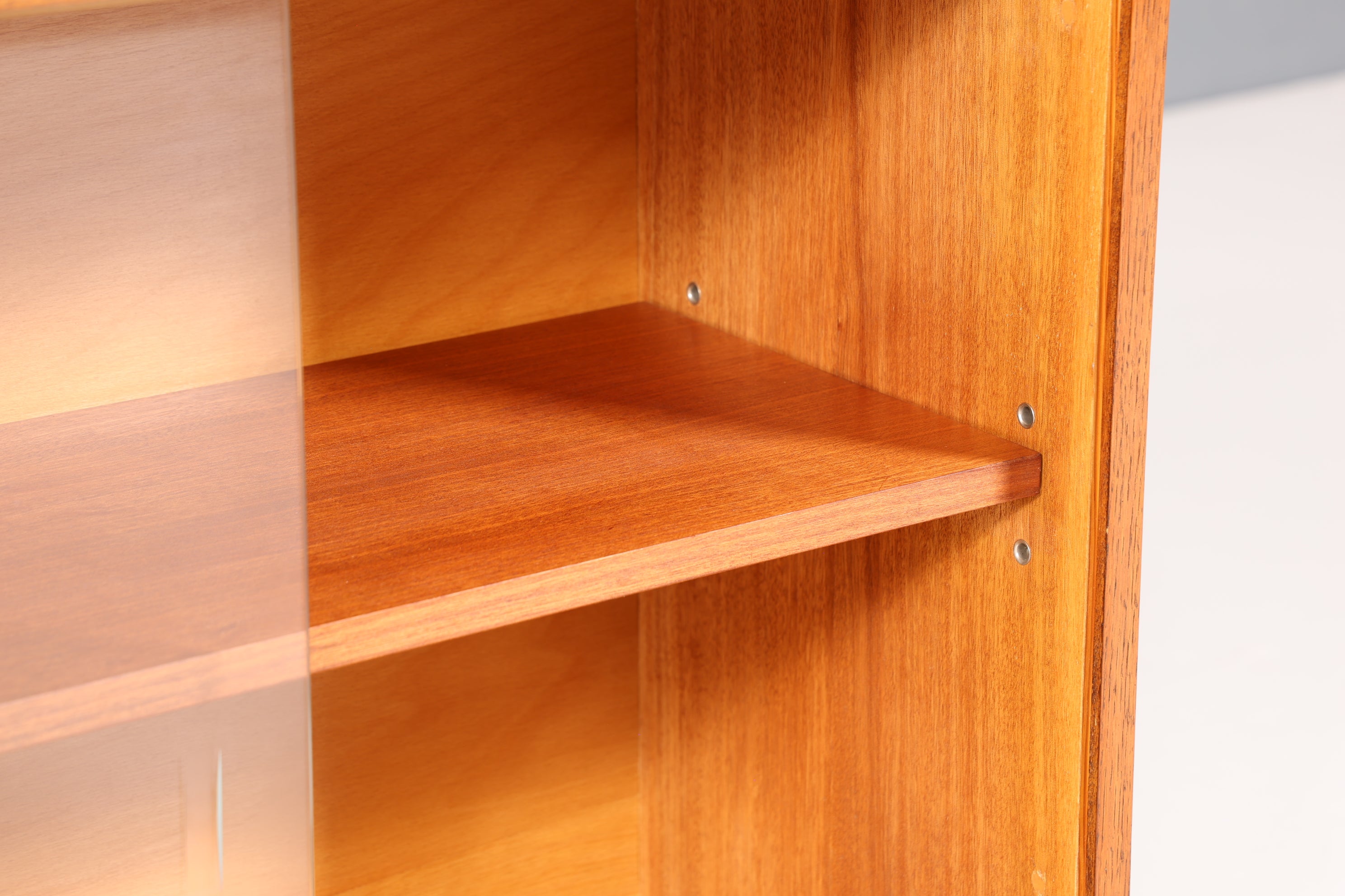Wunderschöne Mid Century Vitrine Vintage Regal Retro Bücherregal 1 von 2