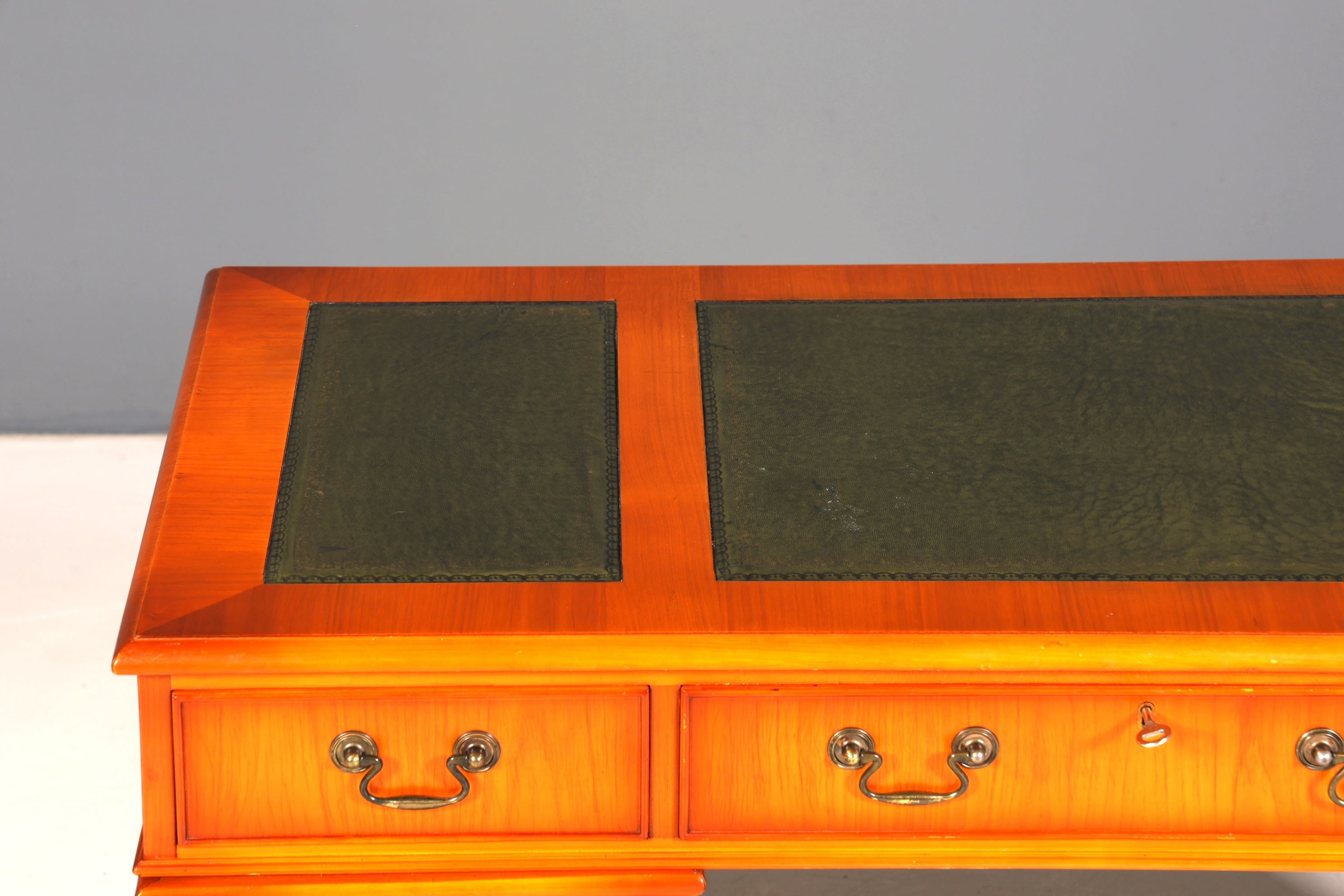 Wunderschöner Englischer Schreibtisch Englisch Eibe Desk Leder Auflage Antik Stil Bürotisch Office Desk