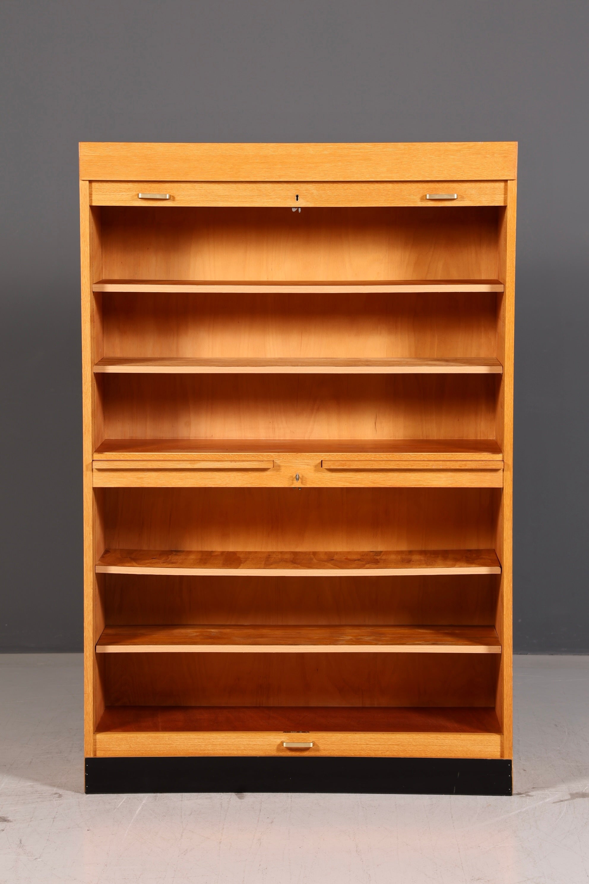 Schlichter Rollladenschrank Bauhaus Apothekerschrank Aktenschrank Büro Art Deco Schrank Massivholz Vintage