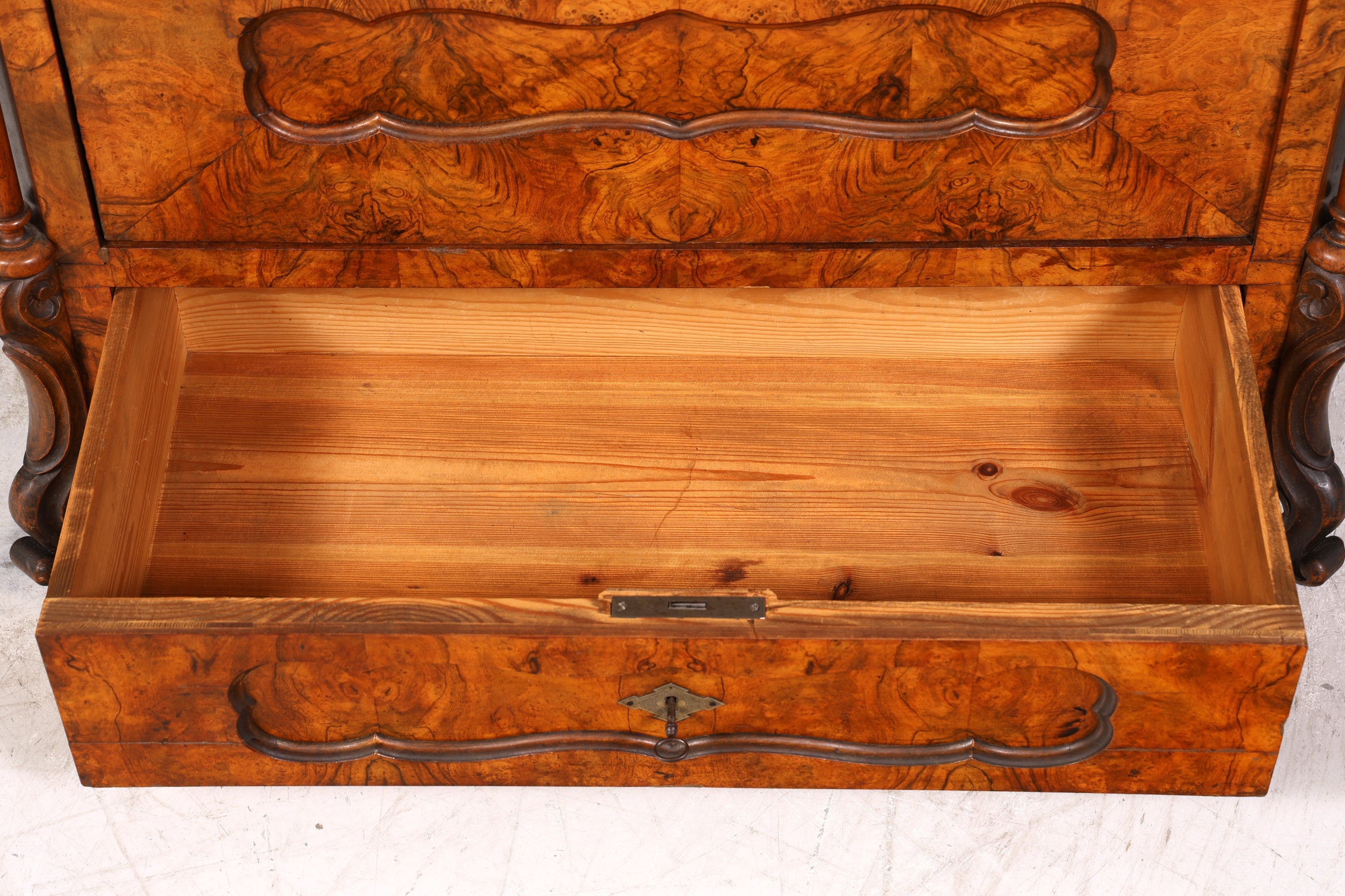 Traumhafter Louis Philippe Schrank Biedermeier Kleiderschrank echt Holz Wäscheschrank um 1880