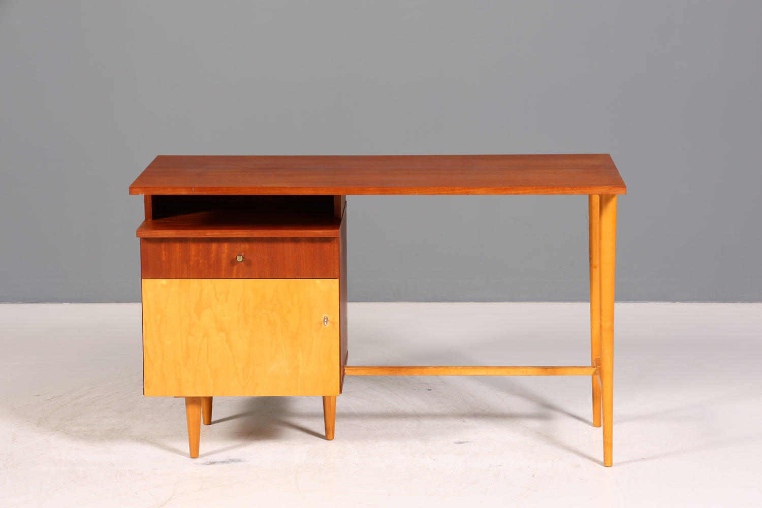 Wunderschöner Mid Century Schreibtisch Danish Design Bürotisch 60er Jahre Office Table