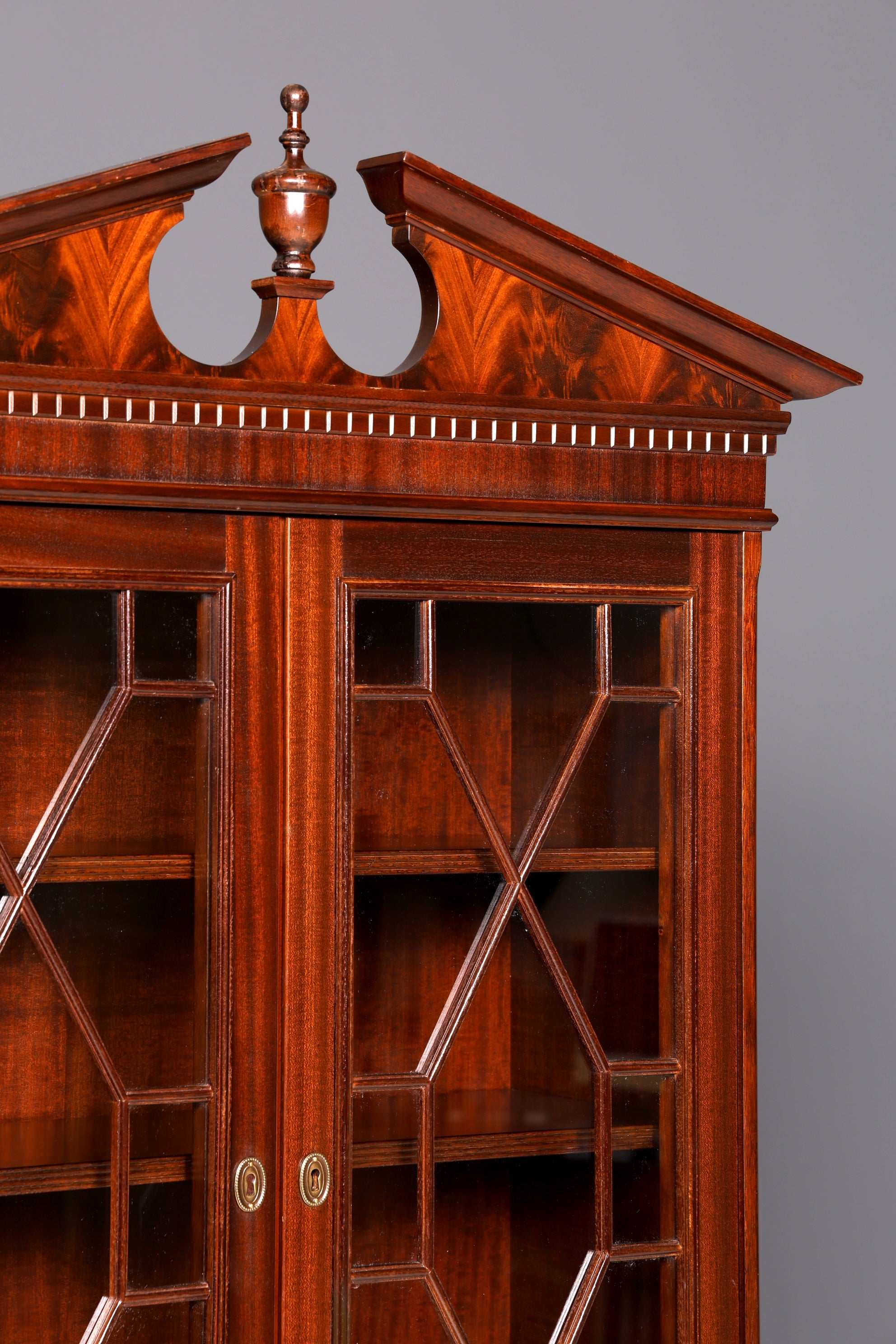 Stilvolle Englische Vitrine Bibliothek Bücherschrank UK Buffet Glasvitrine Schrank