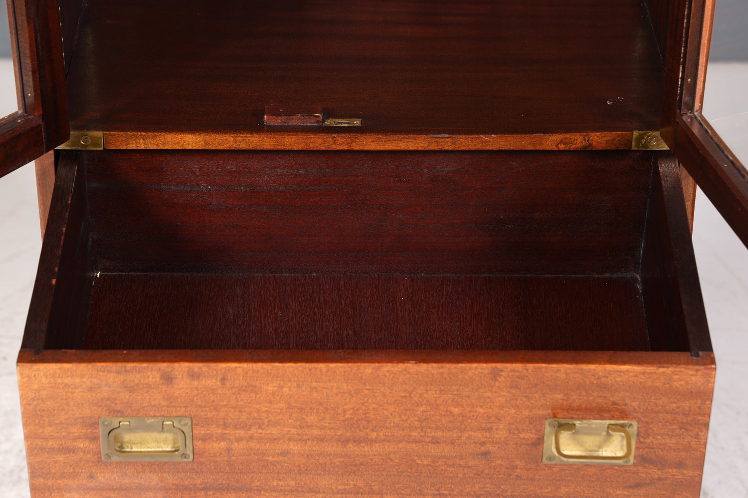 Wunderschöne Englische Vitrine Maritime Bibliothek Schrank echt Holz Geschirrschrank Regal 3 von 3