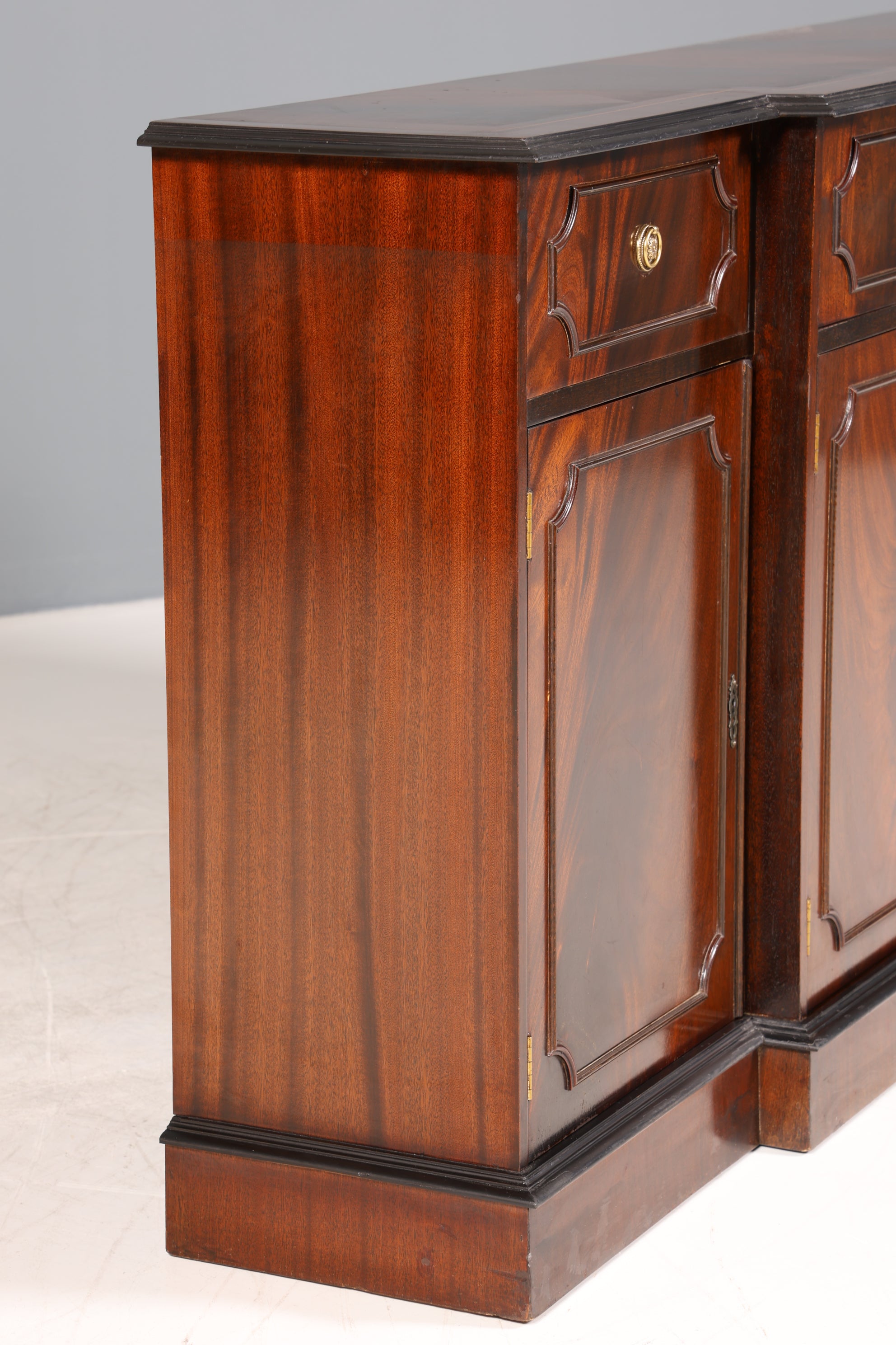 Wunderschönes Englisches Sideboard Mahagoni Schrank Antik 60s Buffetschrank Kommode