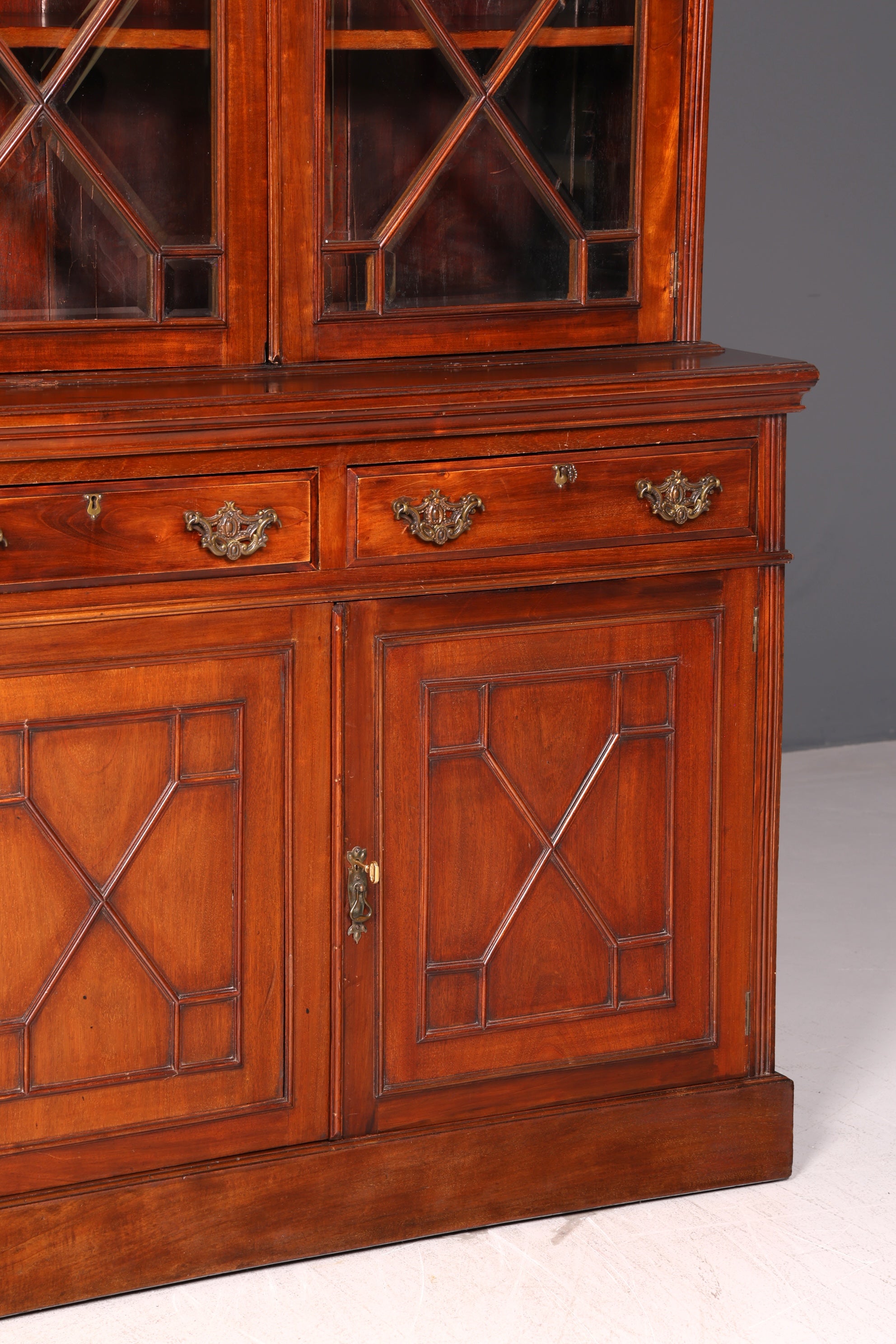 Beeindruckender Englischer Bücherschrank Mahagoni Vitrine Bibliothek Antik Glasvitrine Buffet