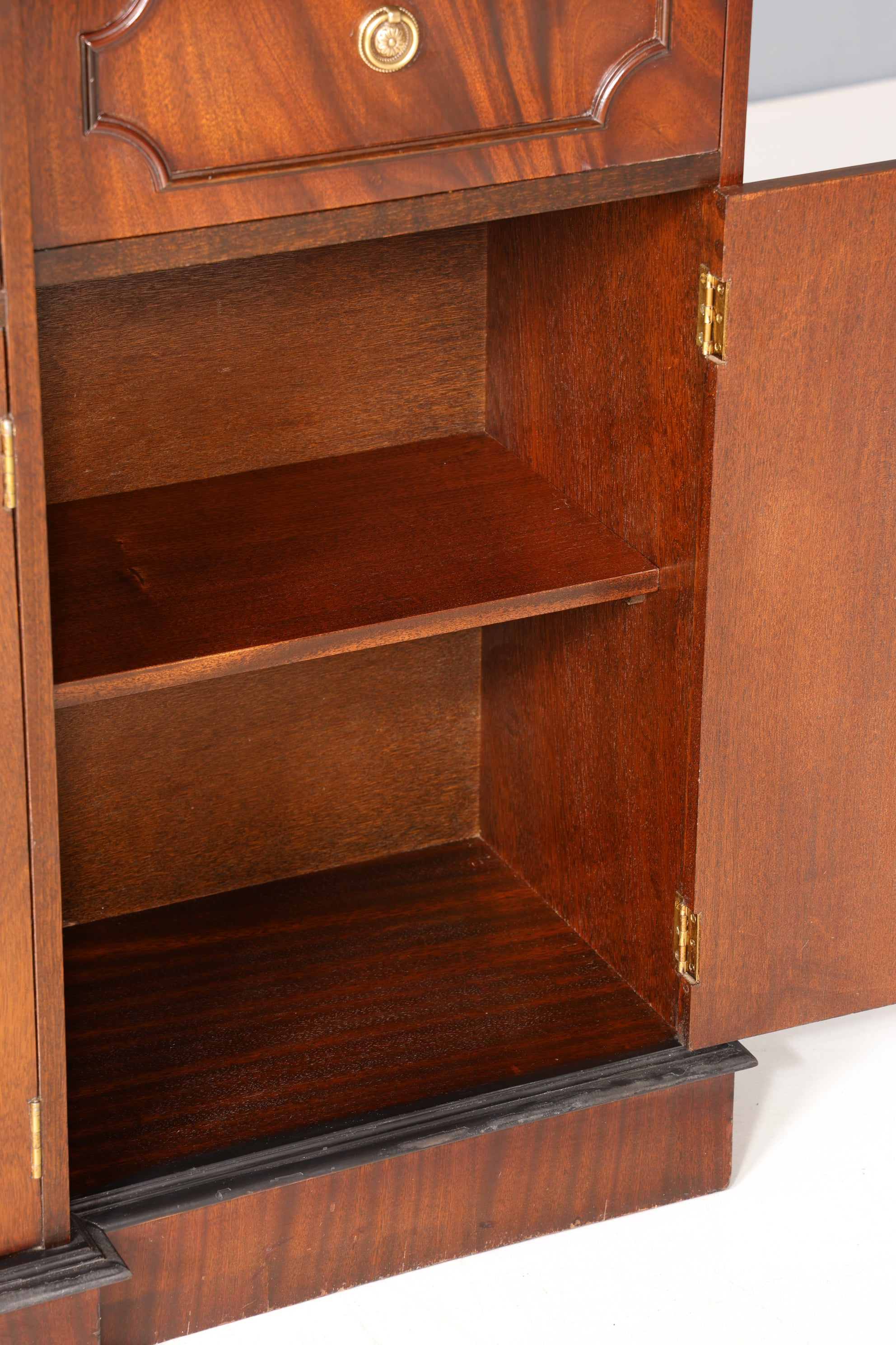 Wunderschönes Englisches Sideboard Mahagoni Schrank Antik 60s Buffetschrank Kommode