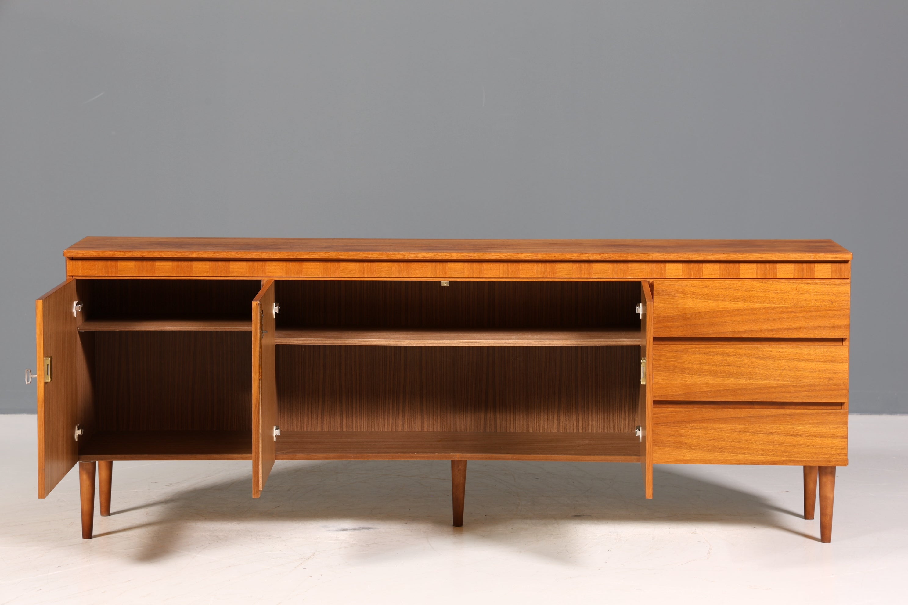 Schlichtes XXL Mid Century Sideboard Vintage TV Kommode 60s Schrank Retro Longboard