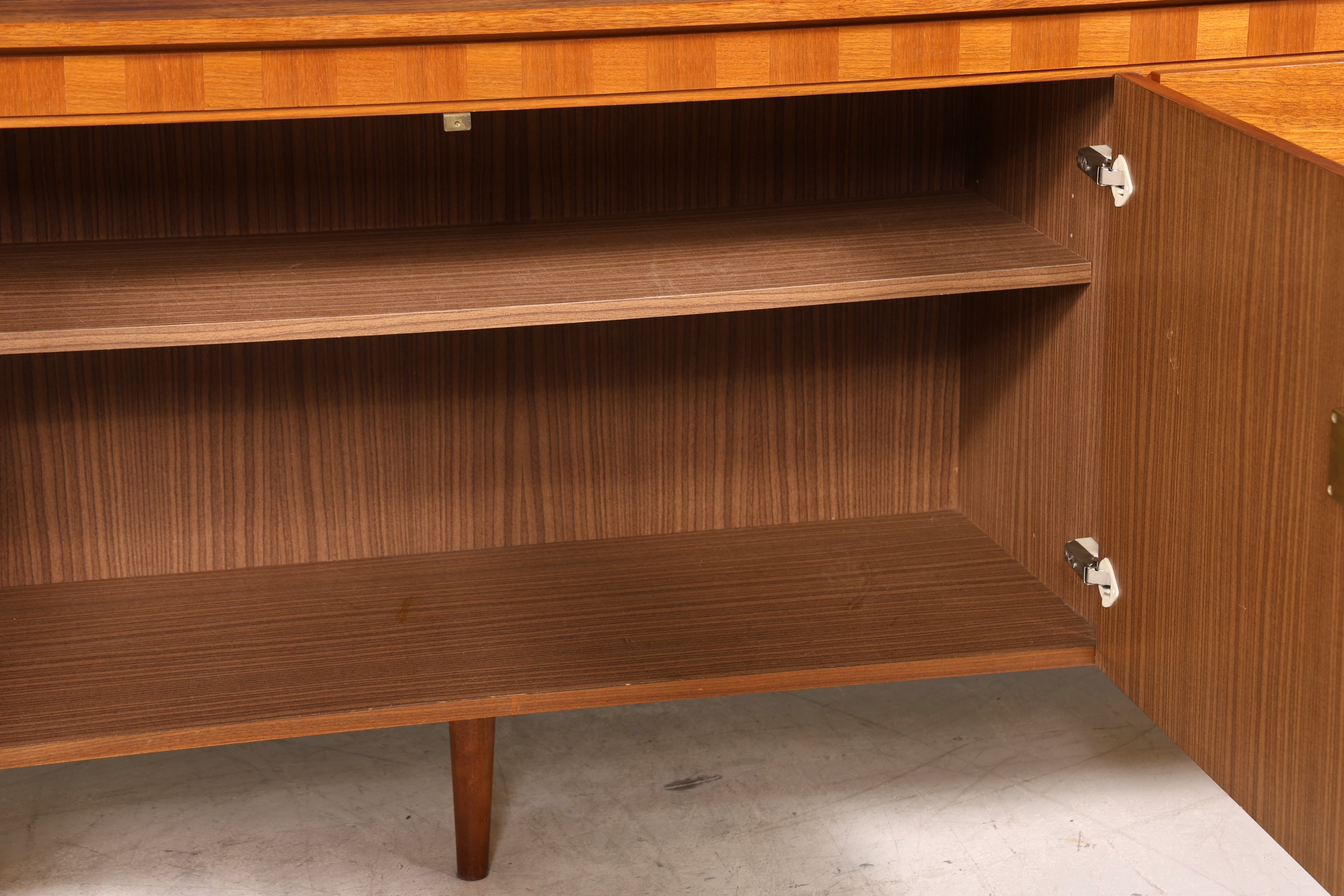 Schlichtes XXL Mid Century Sideboard Vintage TV Kommode 60s Schrank Retro Longboard