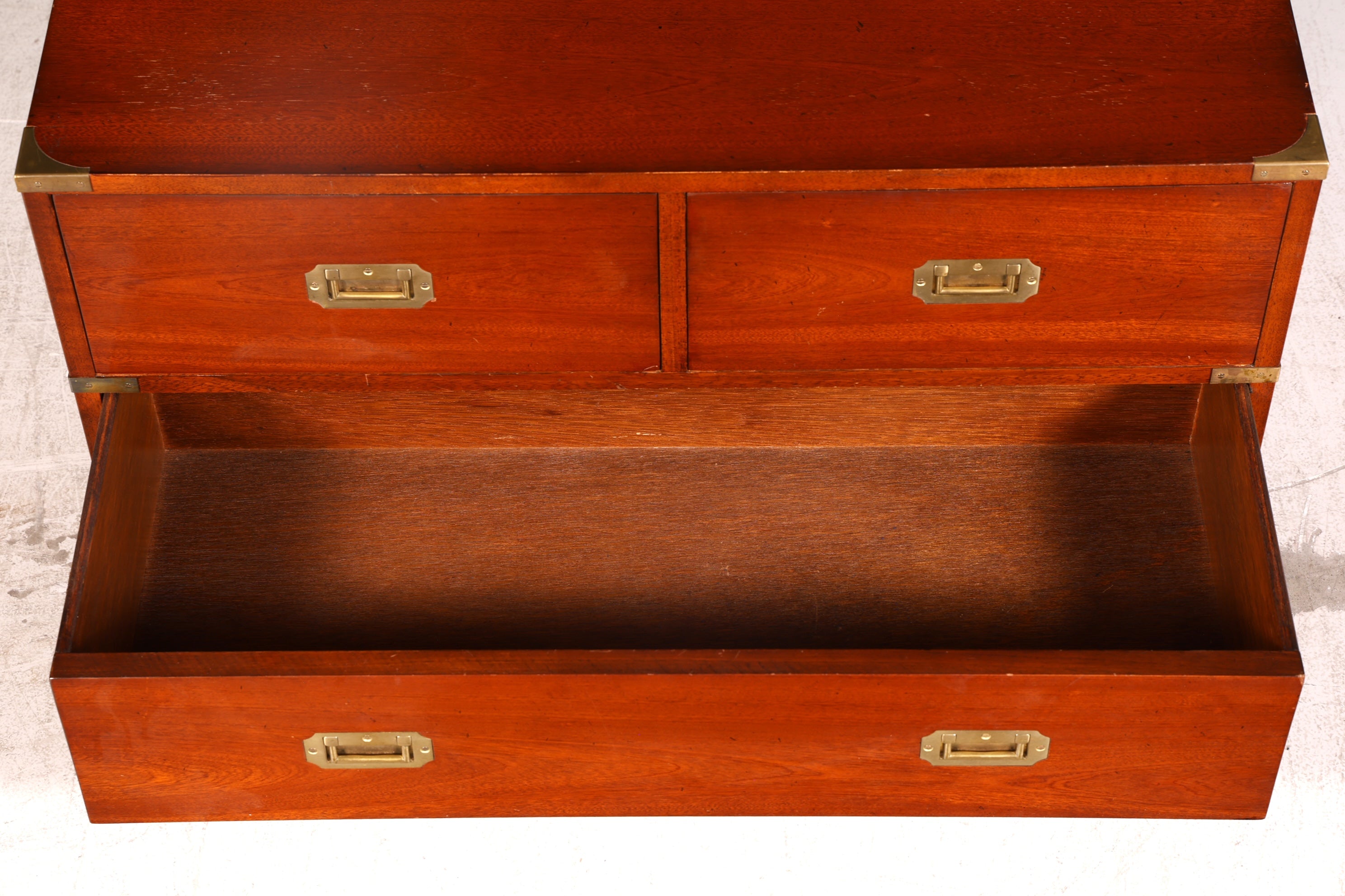 Wunderschöne Maritime Kommode Kemble Englisch Military Chest Schubladenkommode Wäschekommode 1 von 2