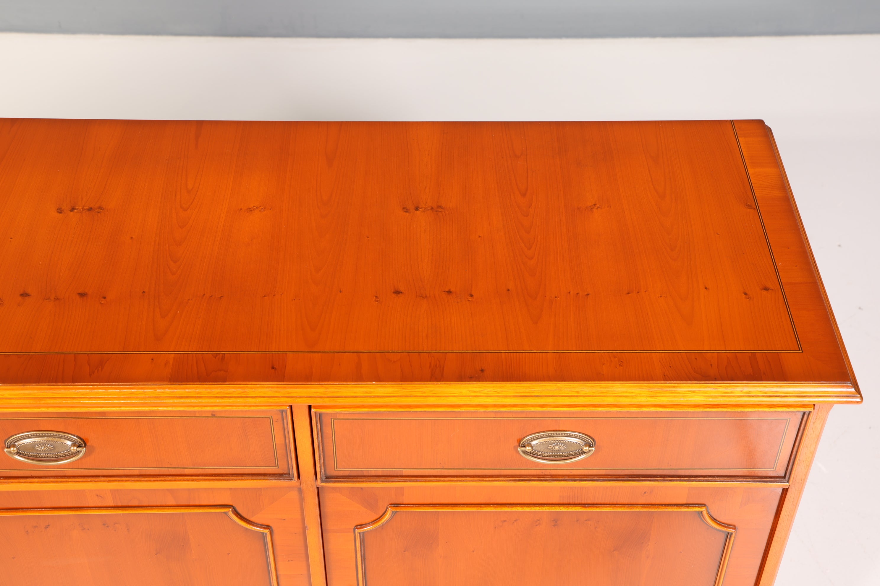 Traumhaftes Englisches Sideboard Original Heldense Buffet Antik Stil Schrank Anrichte