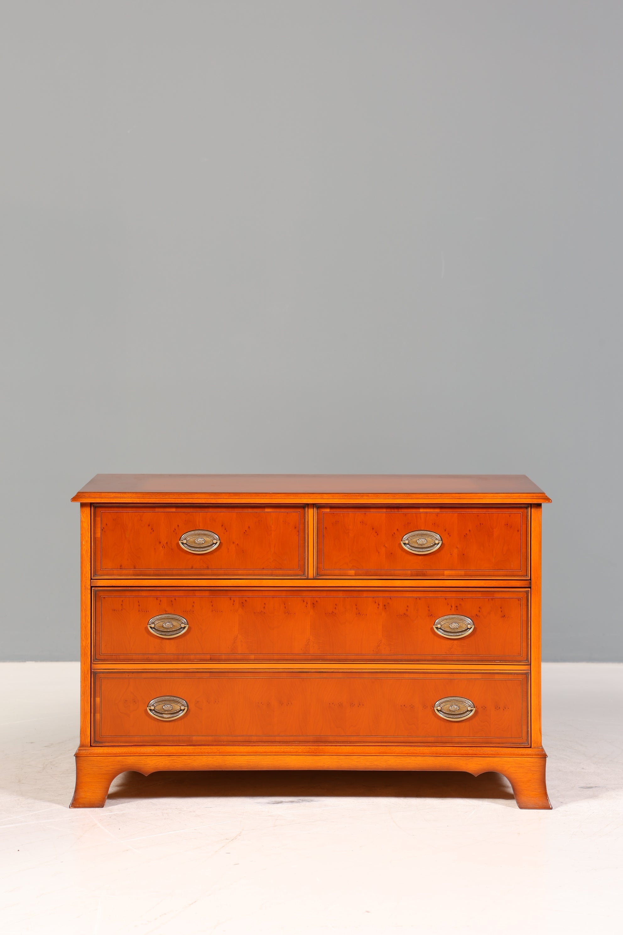 Traumhafte Original Heldense Kommode Eibe Antik Stil Hifi TV Schrank Sideboard echt Holz Klappschrank