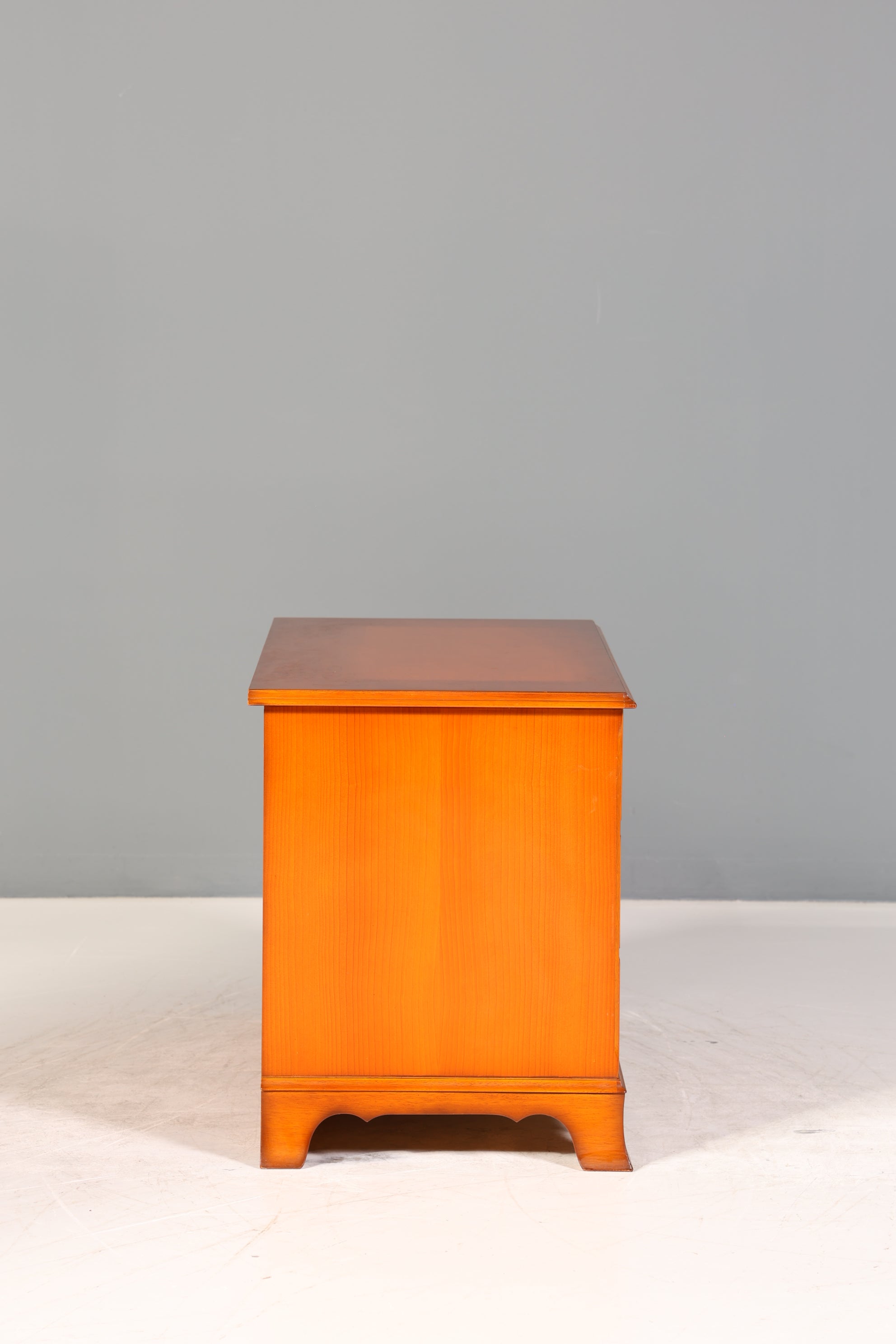 Traumhafte Original Heldense Kommode Eibe Antik Stil Hifi TV Schrank Sideboard echt Holz Klappschrank