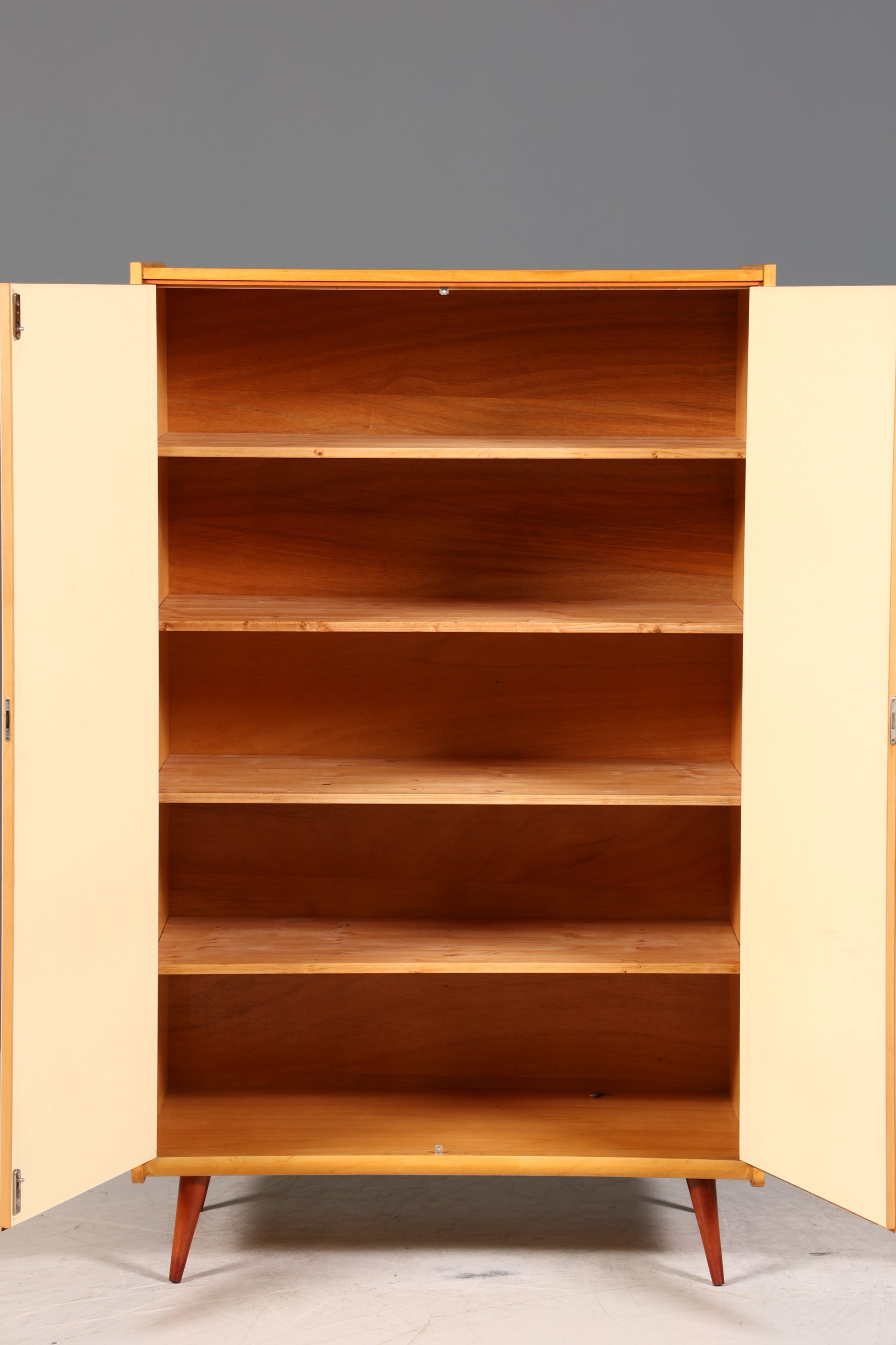 Wunderschöner Mid Century Kleiderschrank Vintage Schrank Retro Wäscheschrank