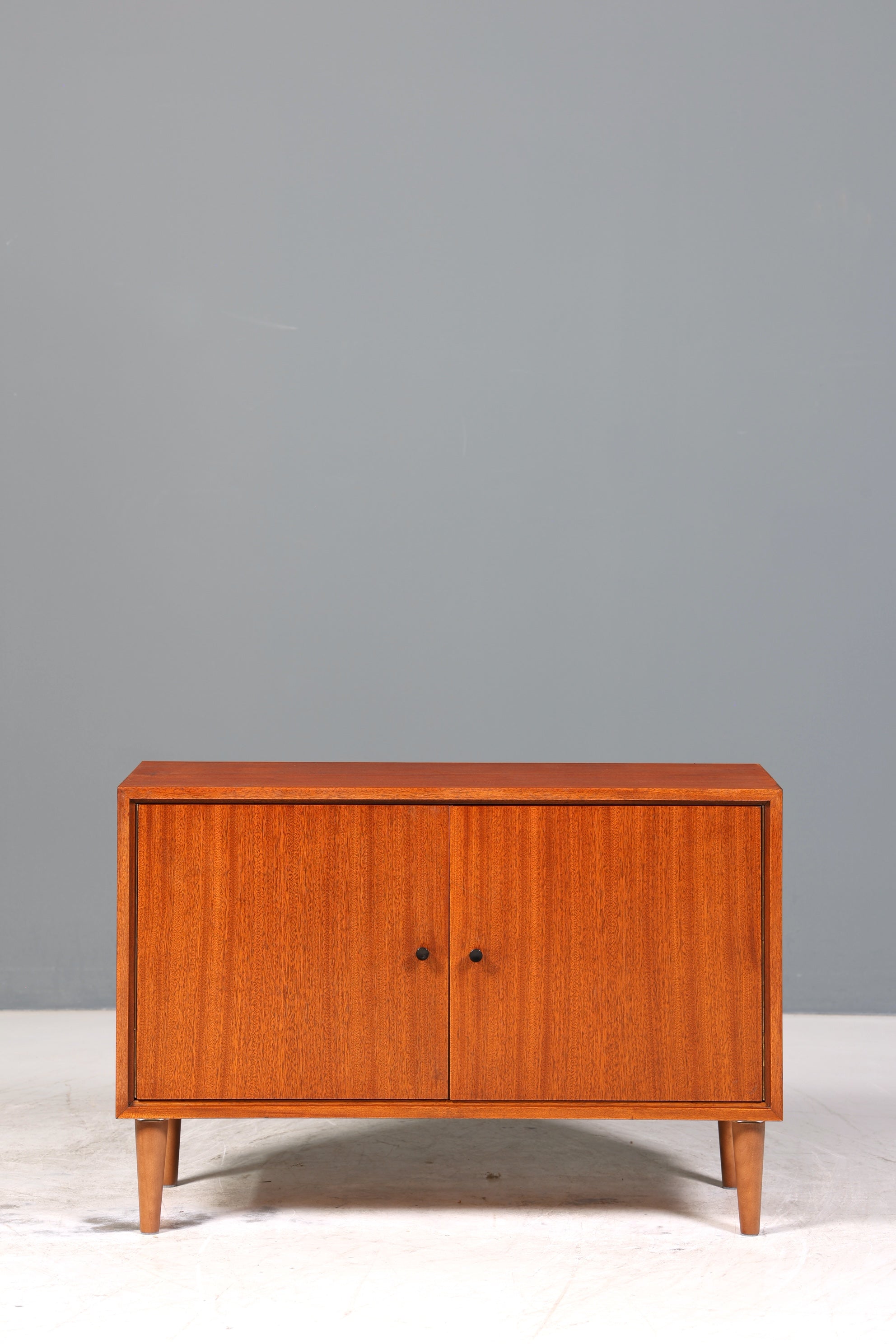 Stilvoller Mid Century Schrank Sideboard Vintage Retro Kommode TV Schrank Flurkommode