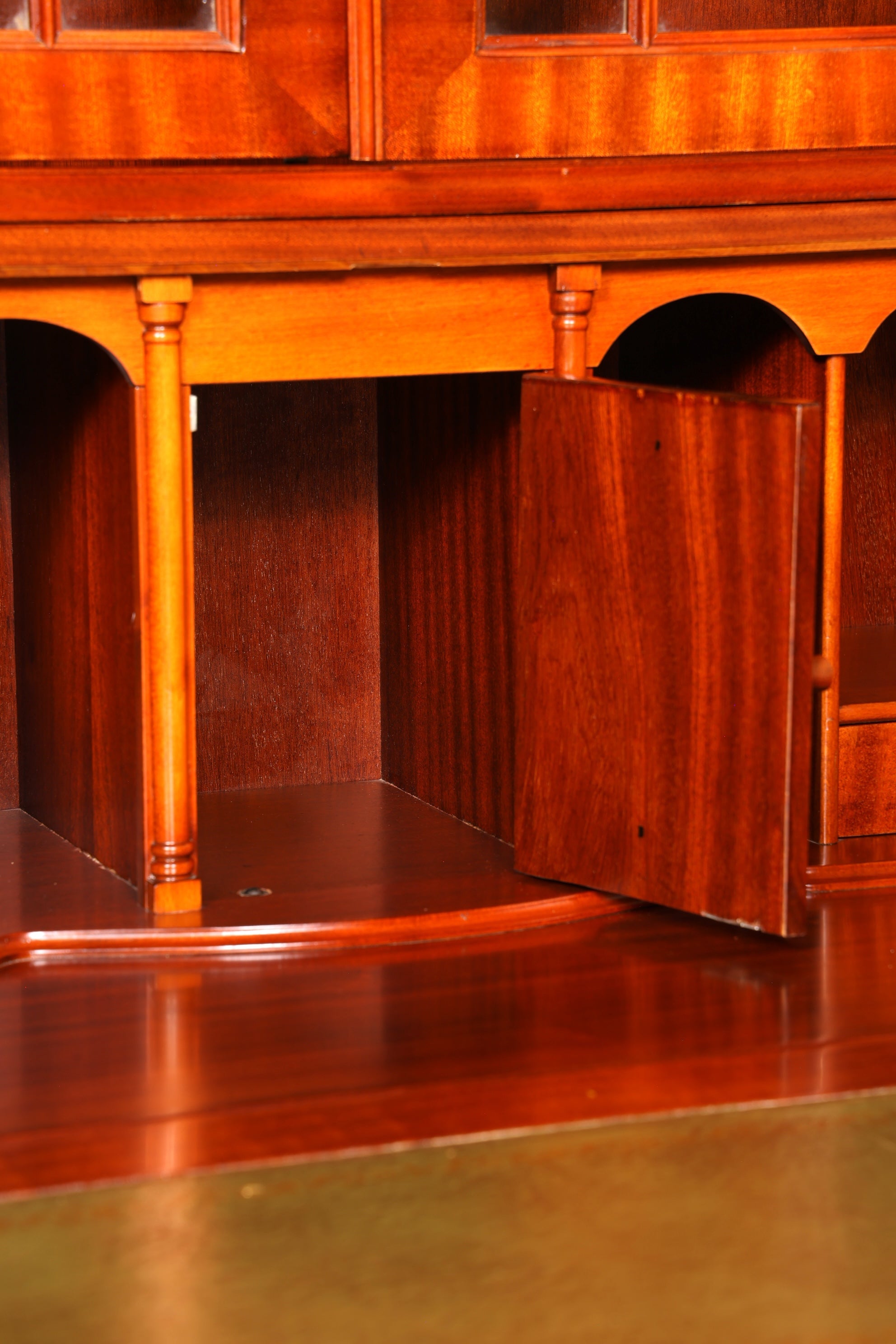 Wunderschöner Englischer Sekretär Büro Aufsatzsekretär Antik 60s Mahagoni Vitrinen Schrank UK