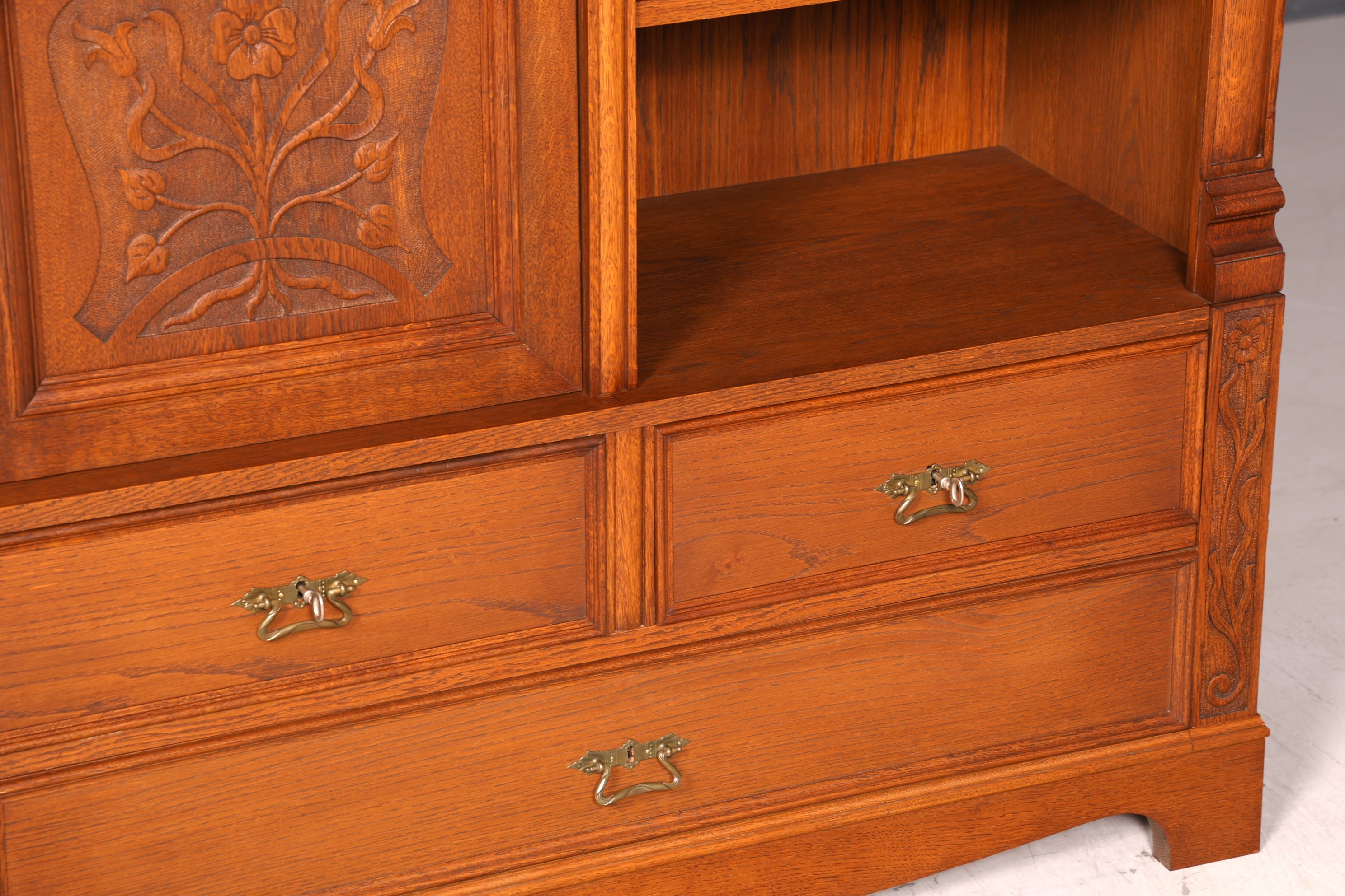 G783 Finish Traumhafte Jugendstil Vitrine Antike Holz Bücherschrank Eiche Antik Schrank Geschirrschrank (Kopie)