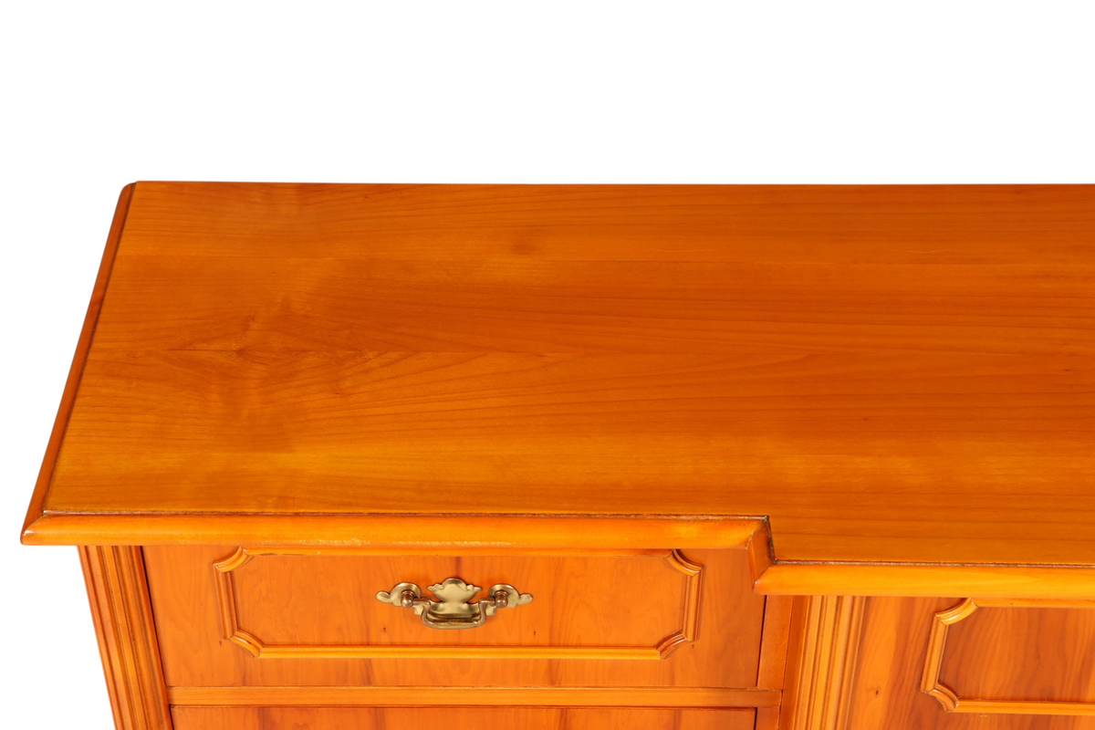 Traumhaftes Englisches Sideboard Eibe Schrank Antik Stil Buffetschrank Kommode