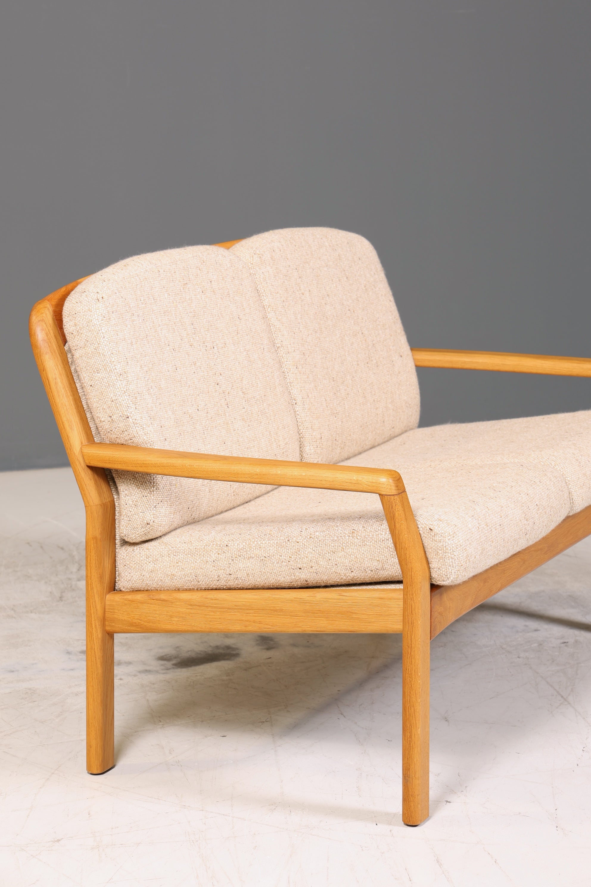 Wunderschönes Original Dyrlund Sofa Mid Century Couch echt Holz 2- Sitzer Canapé