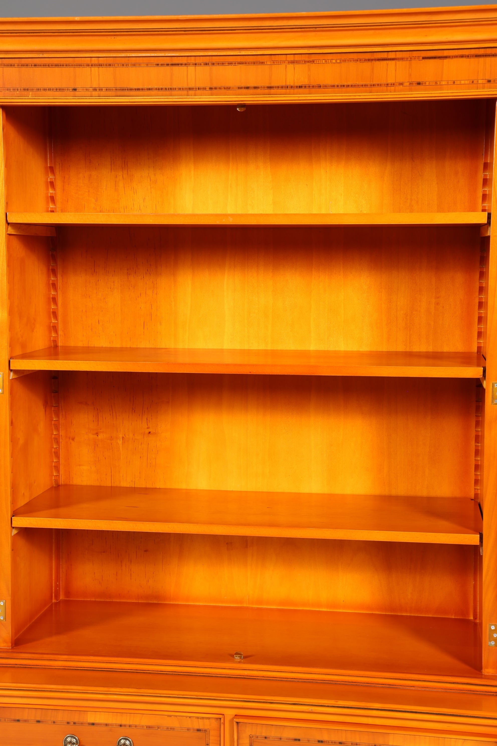 Stilvolle Englische Vitrine Bücherschrank Buffet Antik Stil Englisch Eibe Glasvitrine Bibliothek