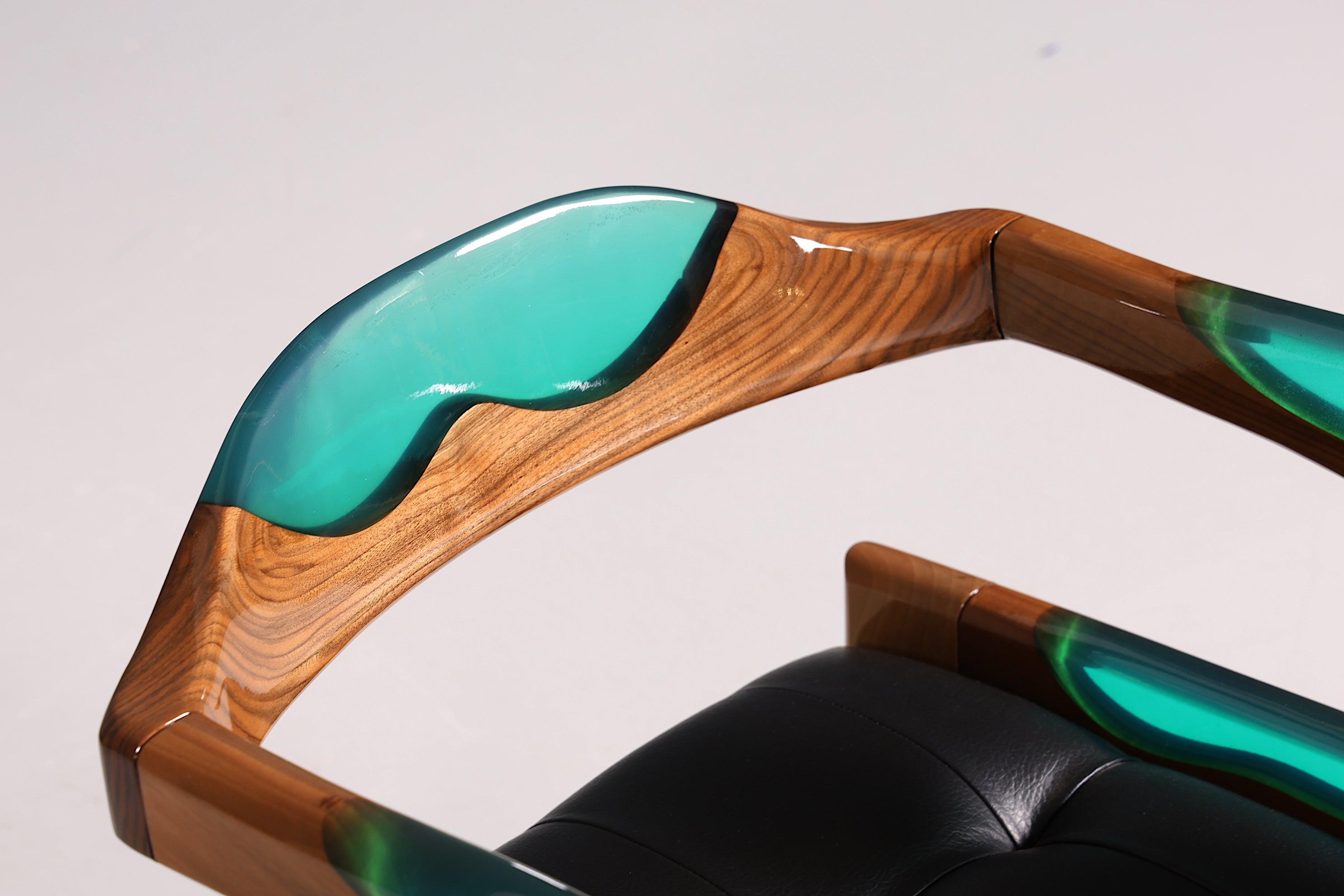 Epoxy Sessel "Arnson Plus Green" Epoxidharz Armlehnsessel Massiv Holz Stuhl Nussbaum Sekretär Stuhl