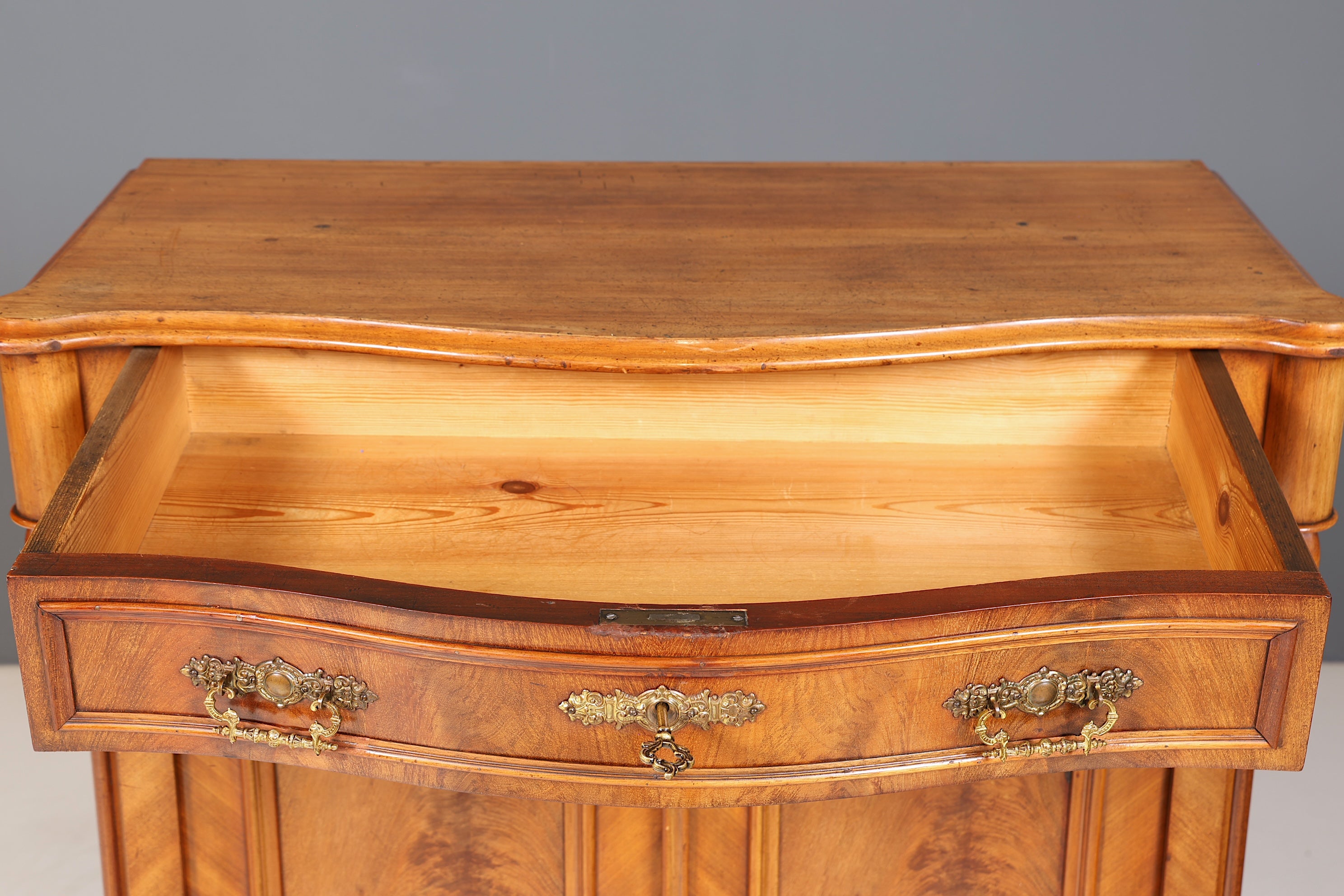 Traumhafter Louis Philippe Schrank um 1880 Gründerzeit Vertiko Kommode