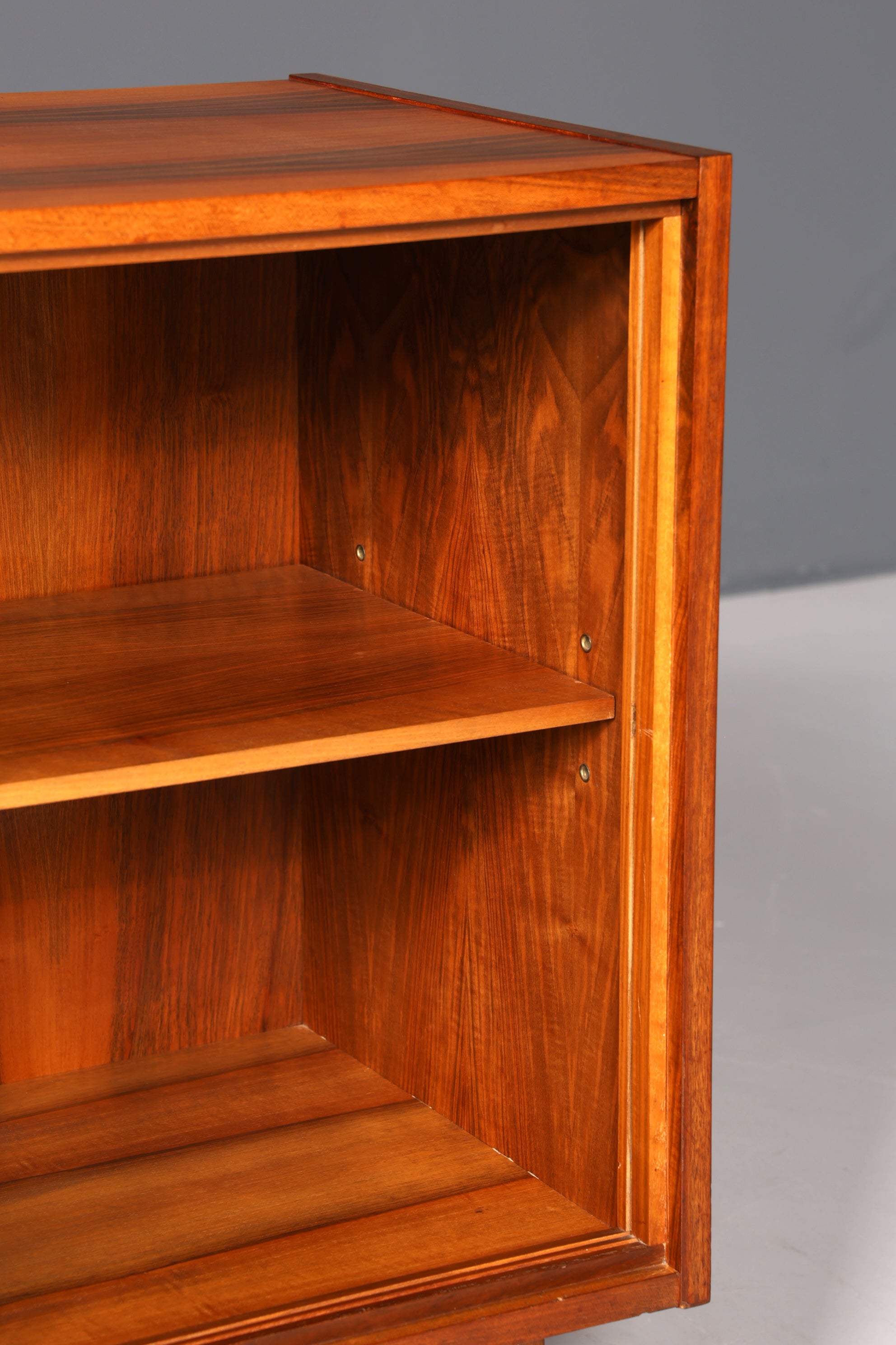 Wunderschöne Mid Century Vitrine Vintage Regal Retro Bücherregal Bookshelf