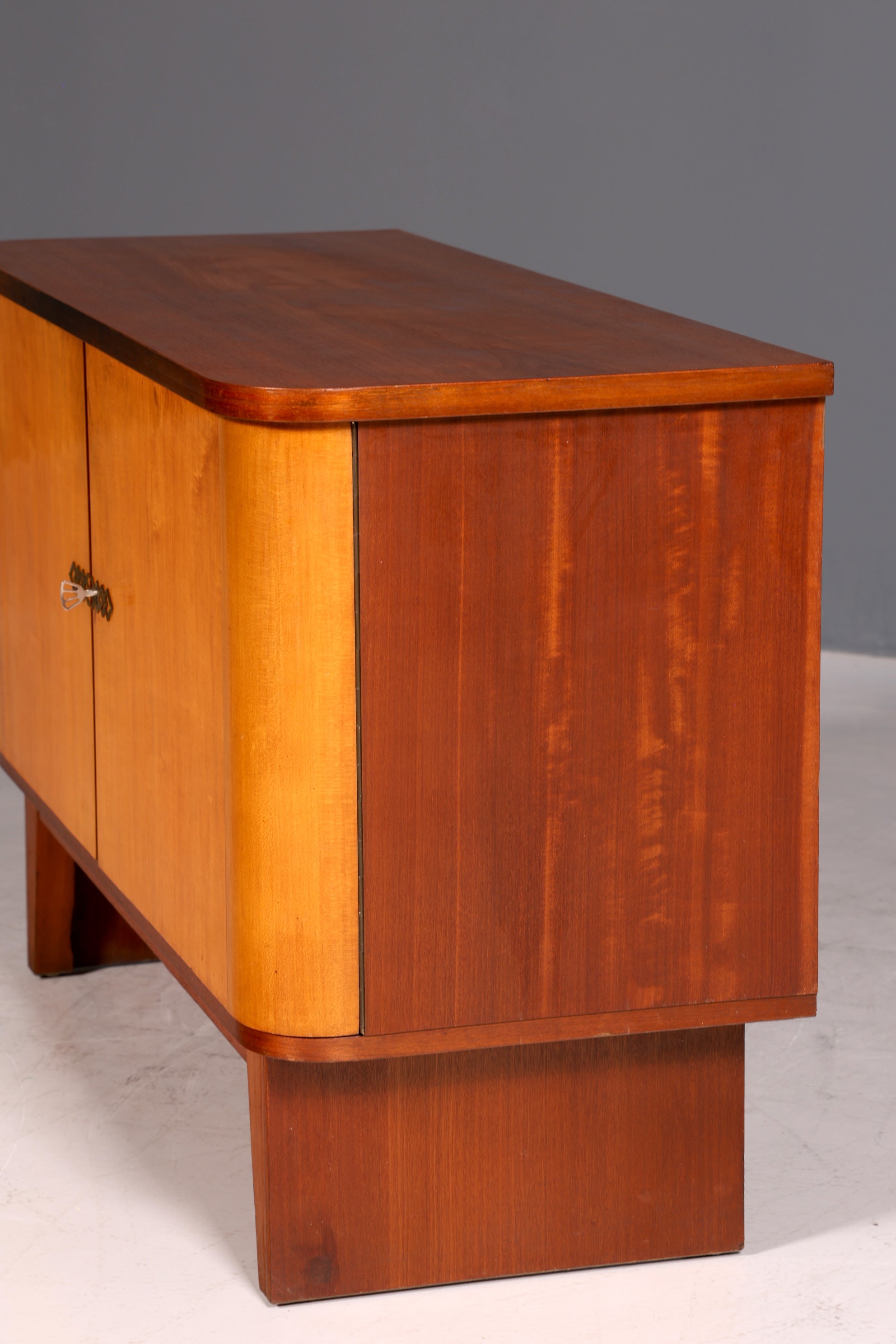 G136 Finish Wunderschöne Mid Century Kommode Vintage Schrank Retro Flur Kommode 60s Regal Sideboard