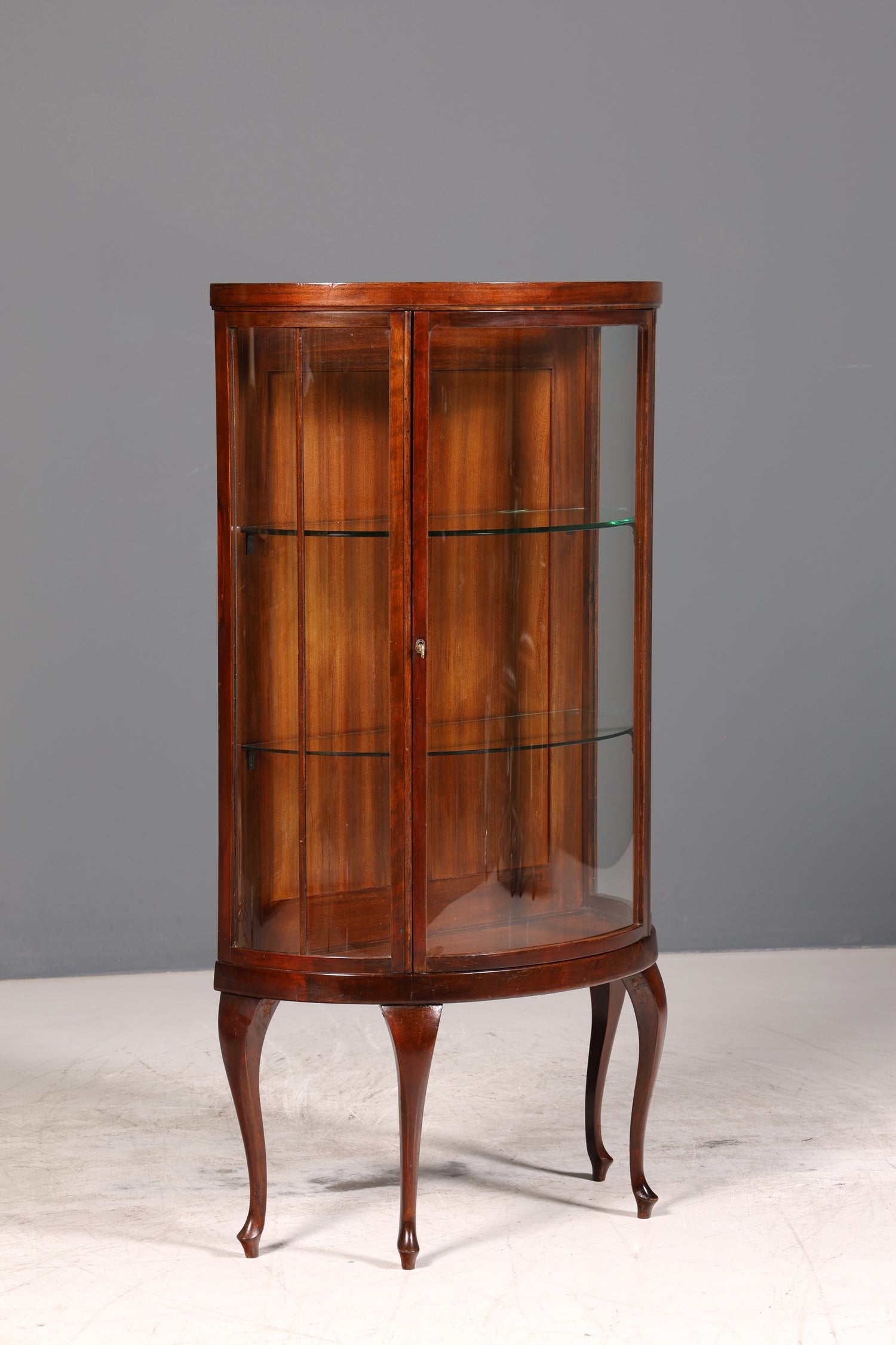 Filigrane Jugendstil Vitrine echt Holz Schrank Chippendale Antik Regal Glasvitrine