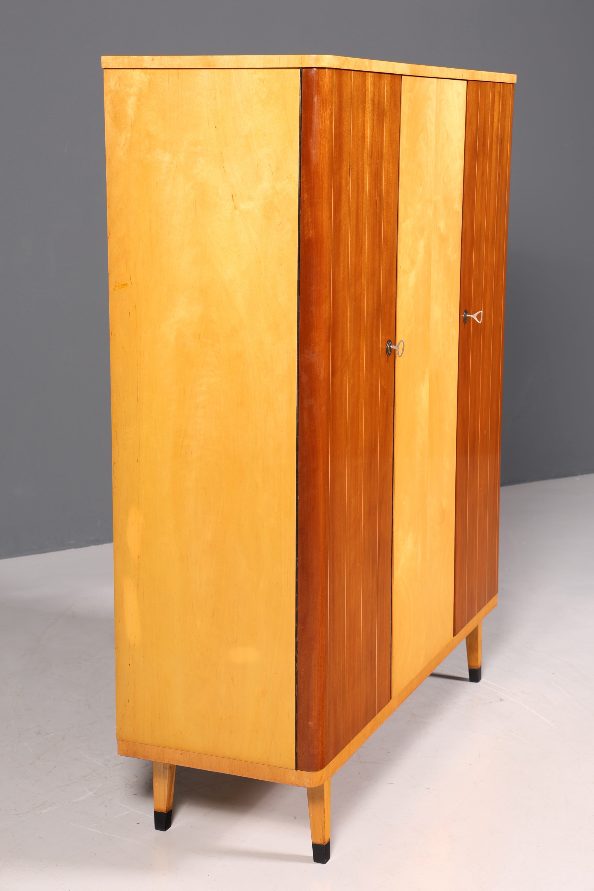 Wunderschöner Mid Century Schrank 60er Jahre Kleiderschrank Wäscheschrank Aktenschrank