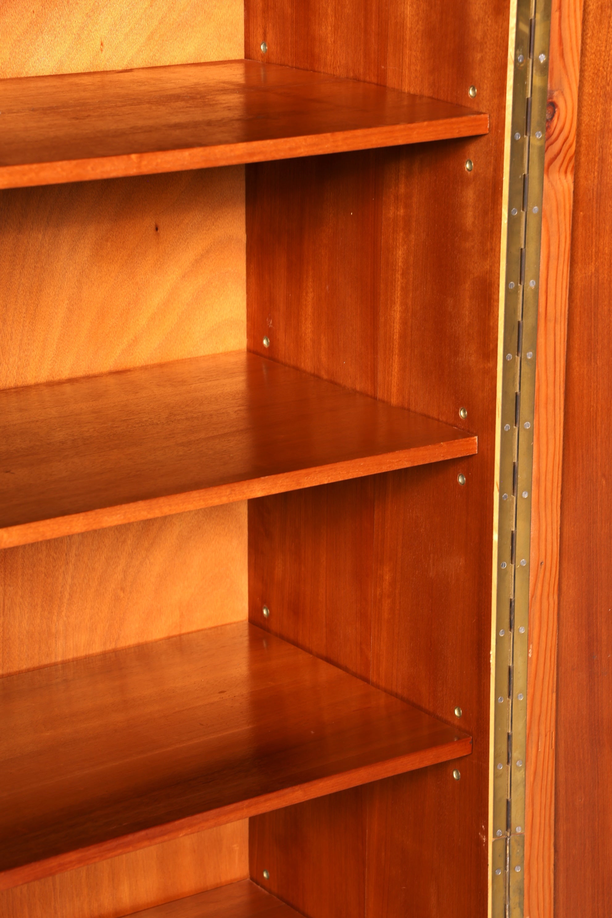 Wunderschöner Mid Century Schrank 60er Jahre Kleiderschrank Wäscheschrank Aktenschrank