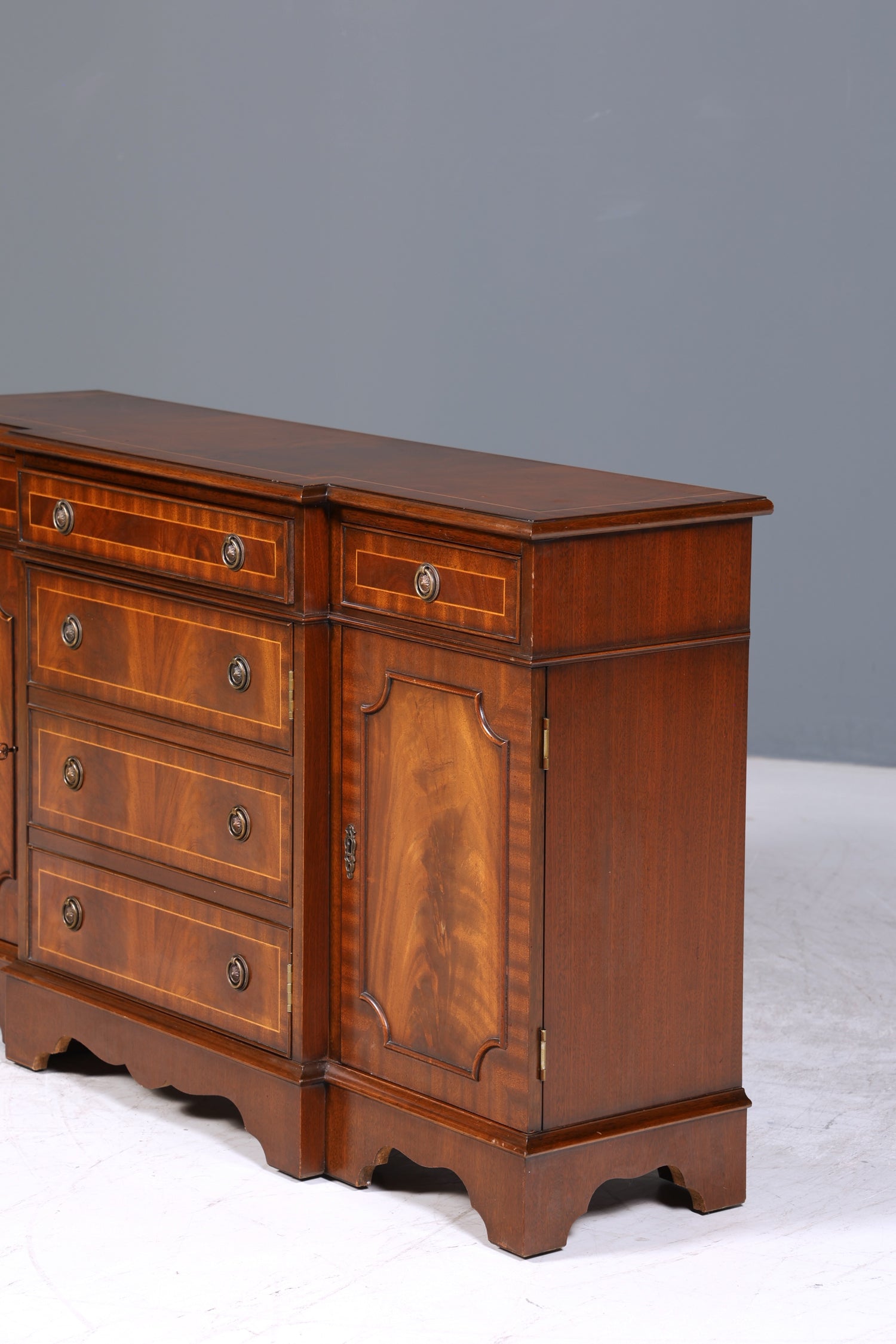 Wunderschönes Englisches Sideboard echt Holz Schrank Antik 60s Buffetschrank Kommode