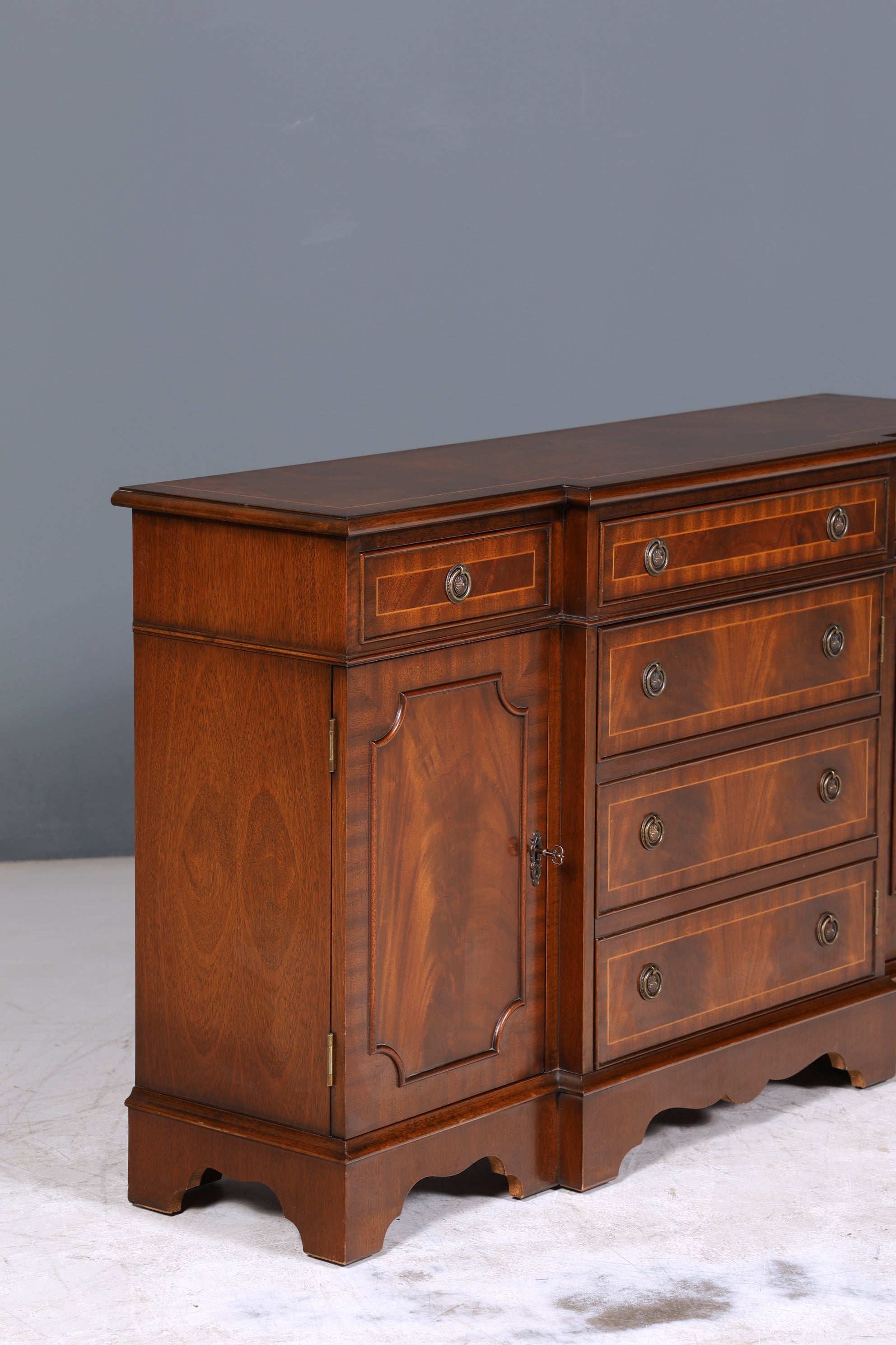 Wunderschönes Englisches Sideboard echt Holz Schrank Antik 60s Buffetschrank Kommode