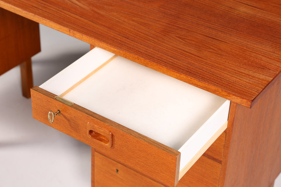Schlichter Schreibtisch Made in Denmark Teak Holz Tisch Mid Century Bürotisch