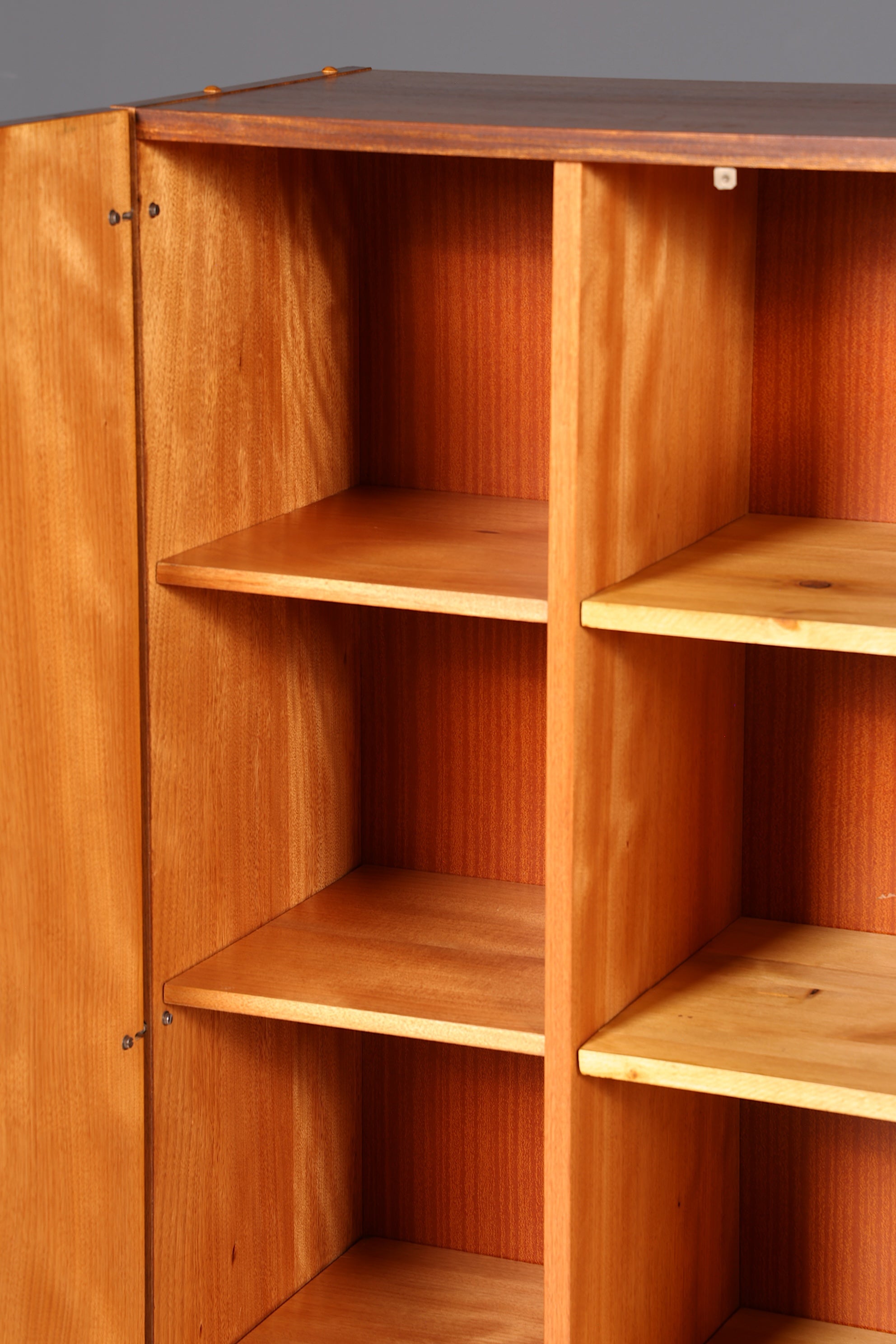 Traumhafter Mid Century Kleiderschrank Vintage Schrank Retro Wäscheschrank Dielenschrank 60s Holz