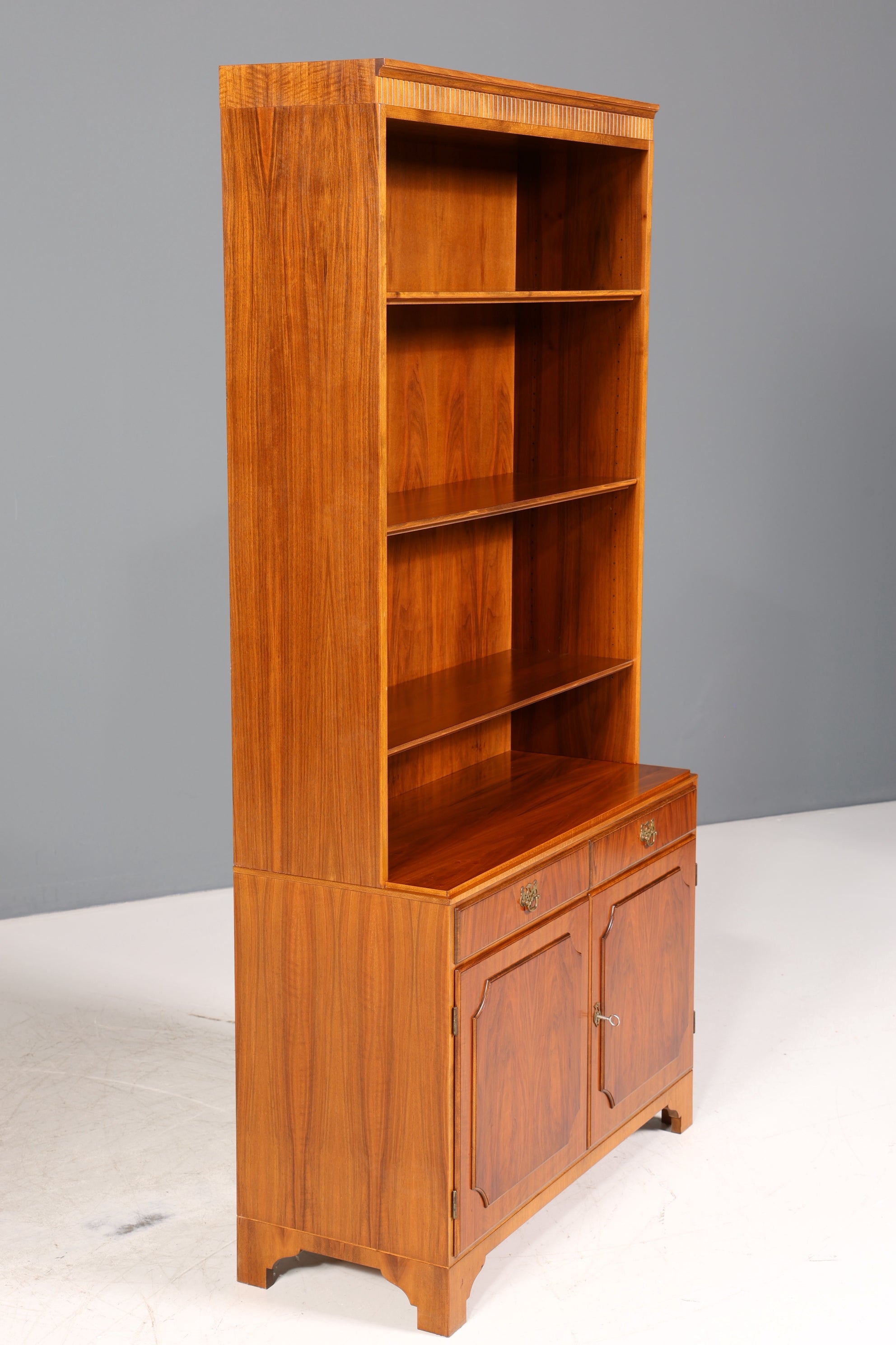 Wunderschönes Regal im englischen Stil Bücherschrank UK Bücherregal Schrank 60s Jahre 2 von 2