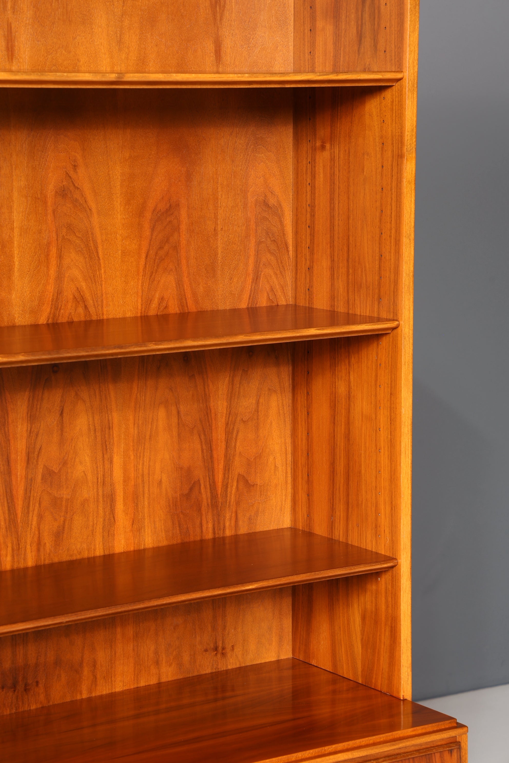 Wunderschönes Regal im englischen Stil Bücherschrank UK Bücherregal Schrank 60s Jahre 2 von 2