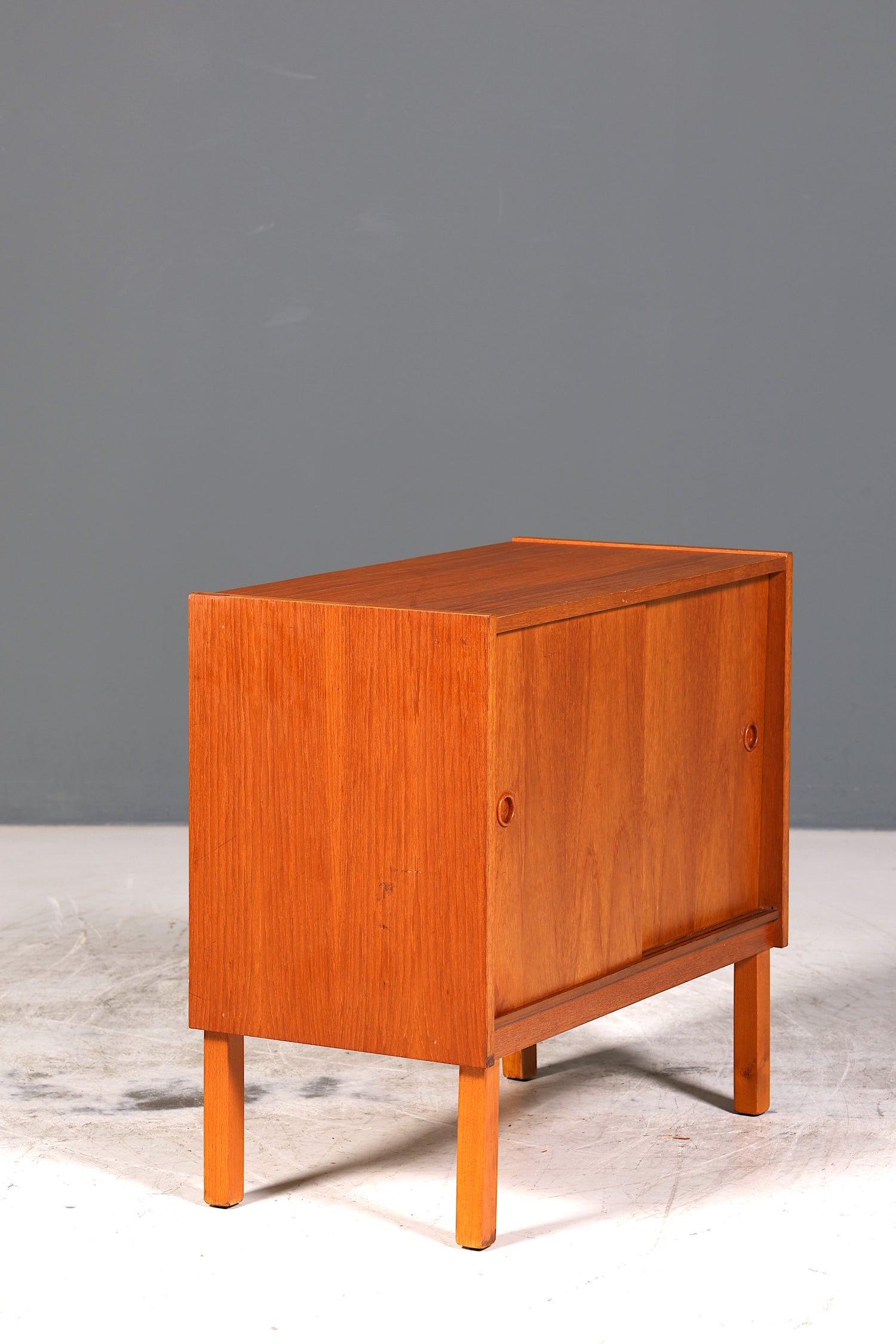Traumhafter Mid Century Schrank Teak Holz Schiebetür Kommode Danish Design Sideboard 2 von 2