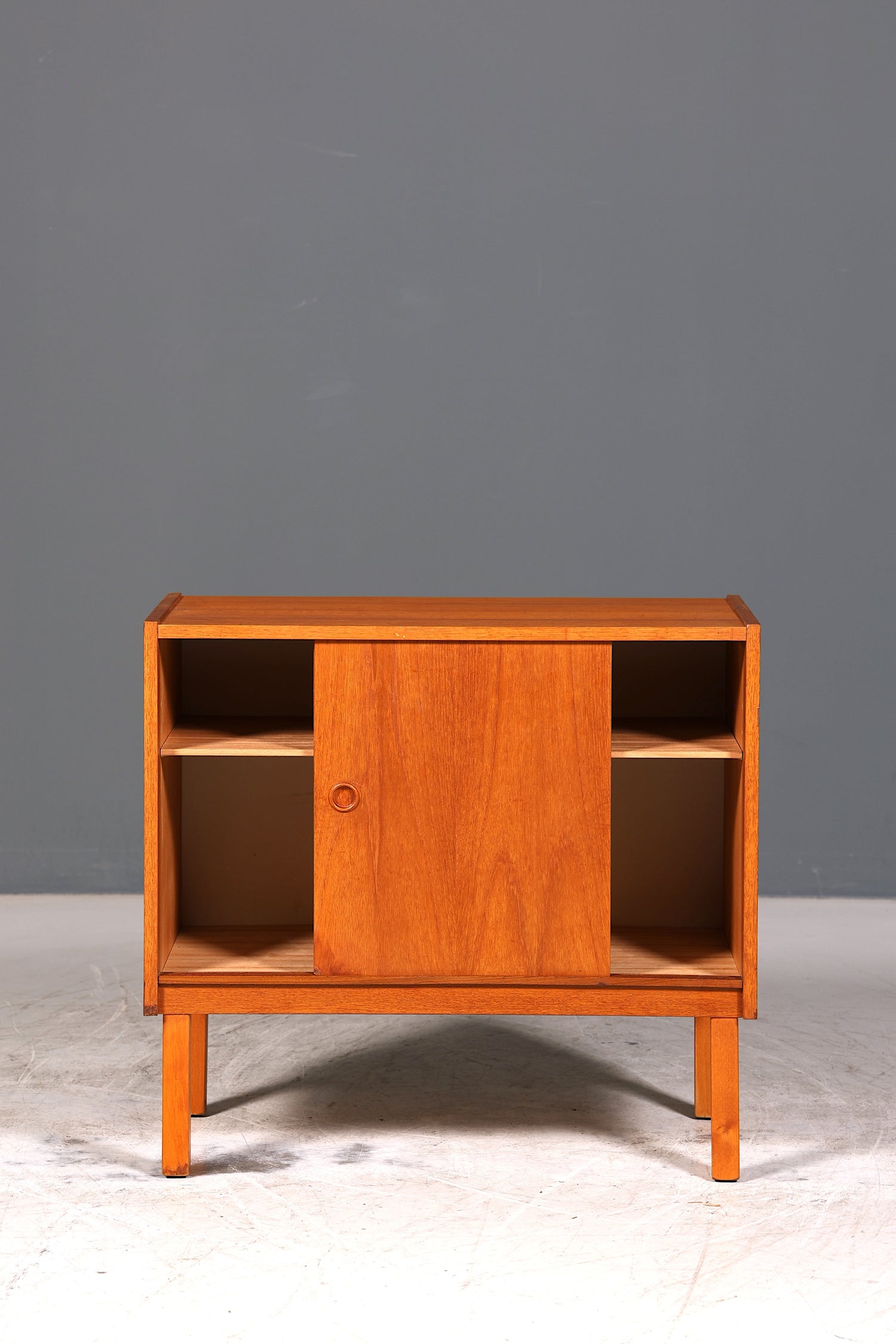 Traumhafter Mid Century Schrank Teak Holz Schiebetür Kommode Danish Design Sideboard 2 von 2