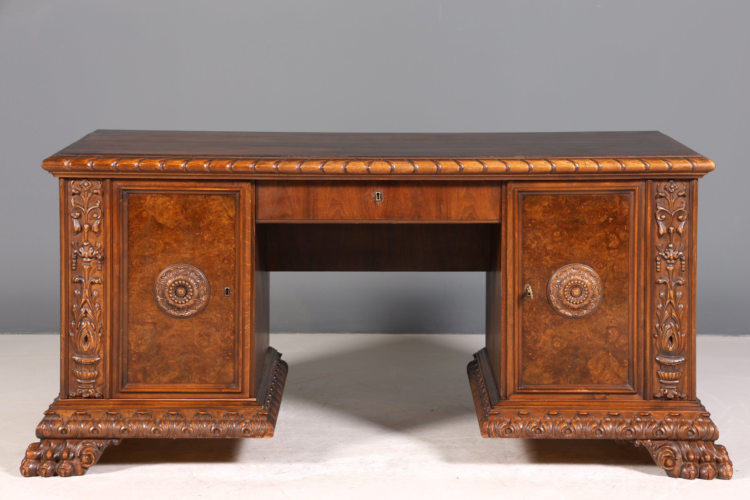 Imposanter Neorenaissance Schreibtisch Herrenzimmer Gründerzeit Bürotisch Antik Office Table