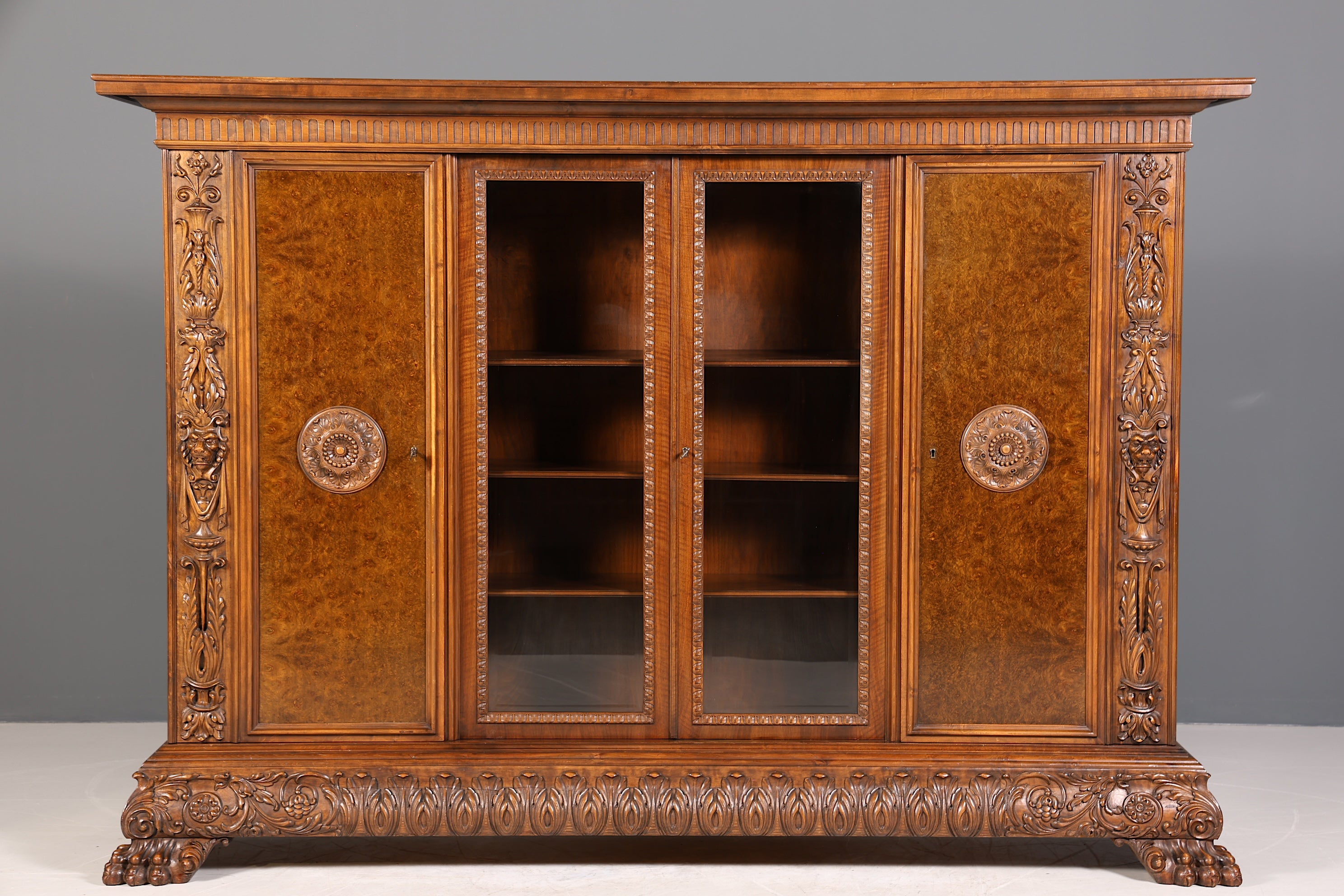 Traumhafter XXL Neorenaissance Bücherschrank Vitrine Antik Gründerzeit Buffet Schrank Regal Kanzlei
